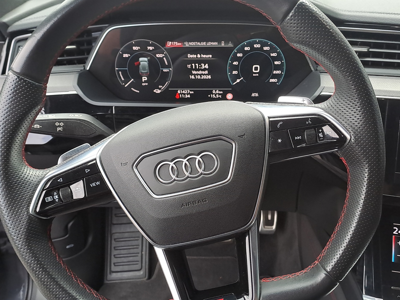 AUDI Q8 55 e-tron Black Edition quattro-image-10