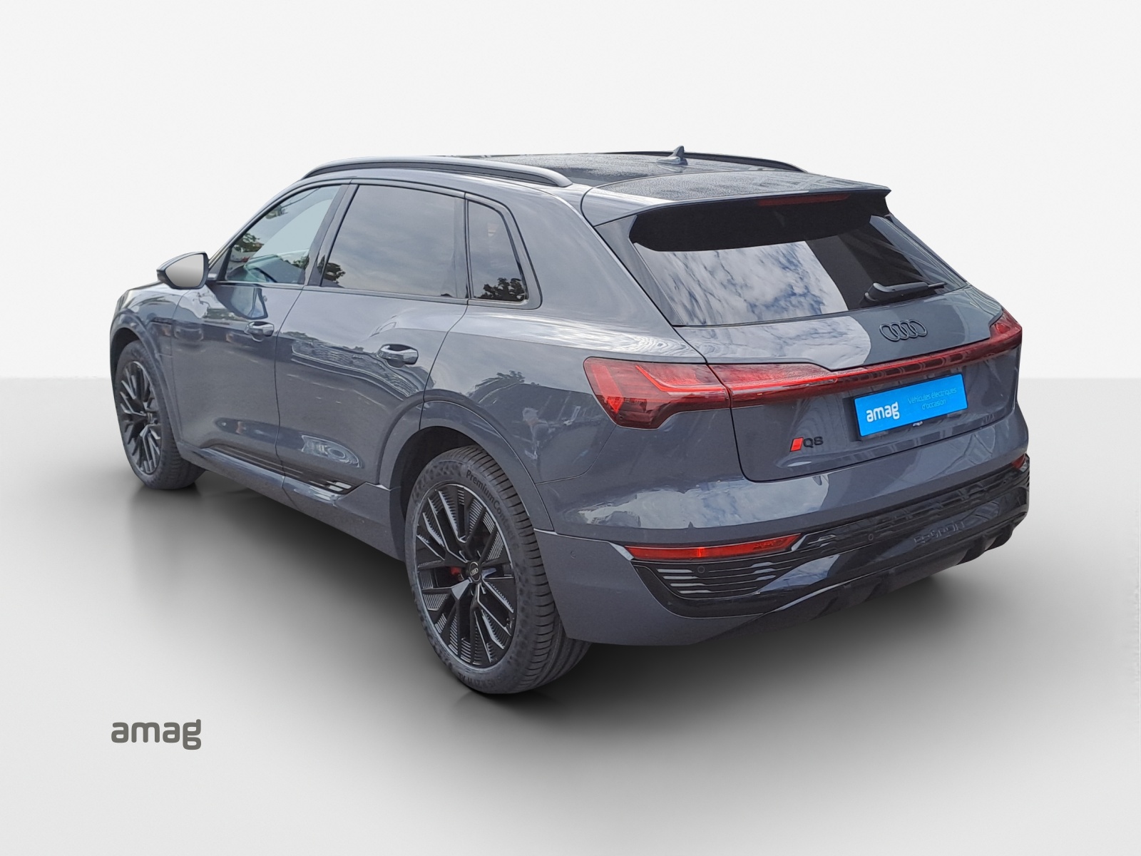AUDI Q8 55 e-tron Black Edition quattro-showroom-element-2