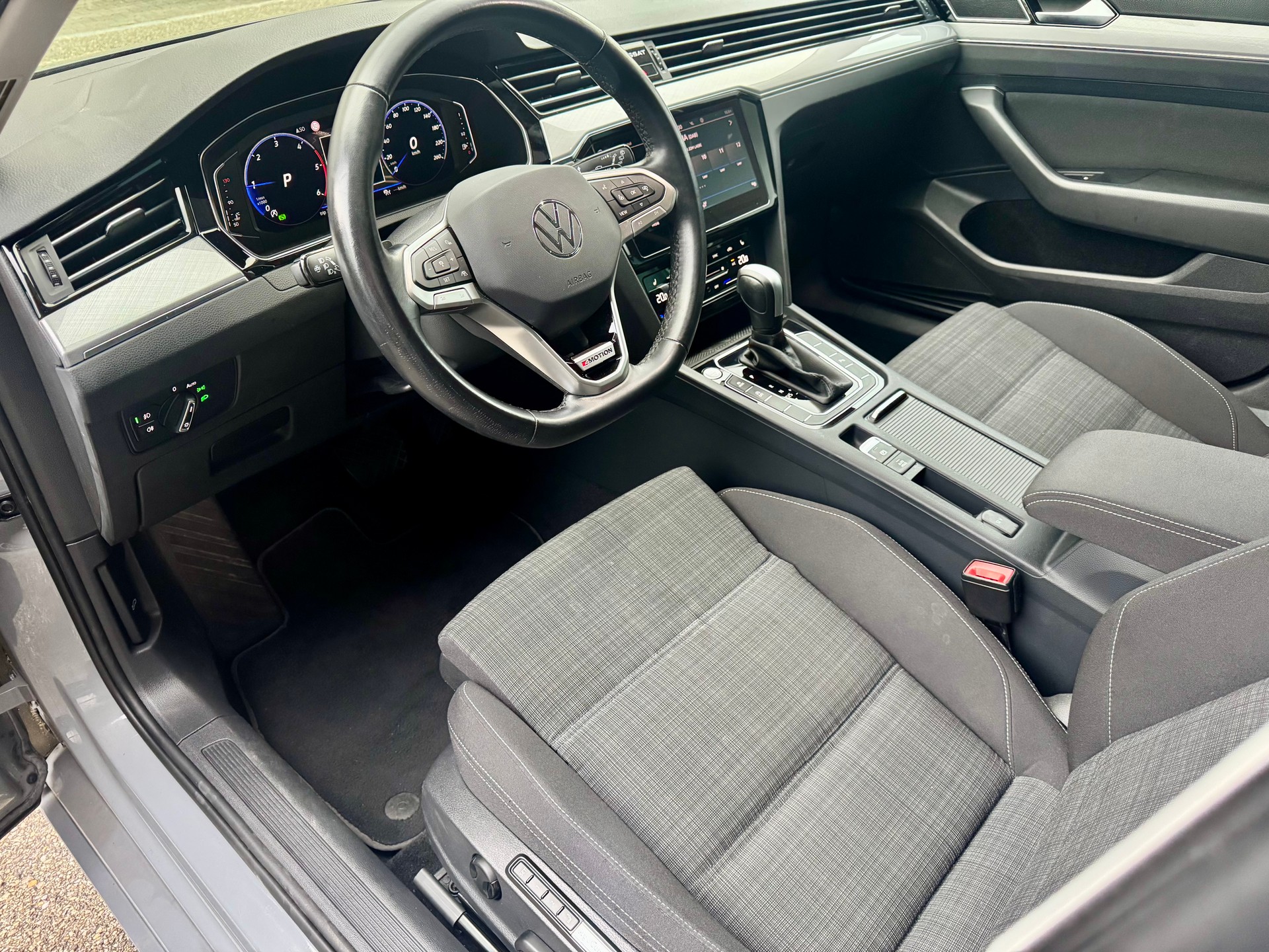VW Passat 2.0 TDI BMT 4Motion DSG *ab Service mit AHK*-image-5