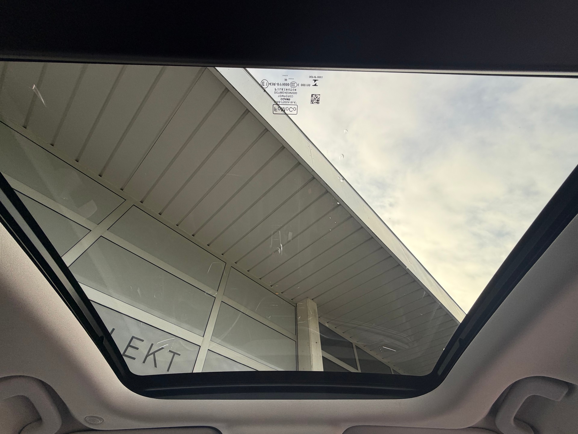 FORD Kuga 2.5 PHEV Vignale 2WD-image-7