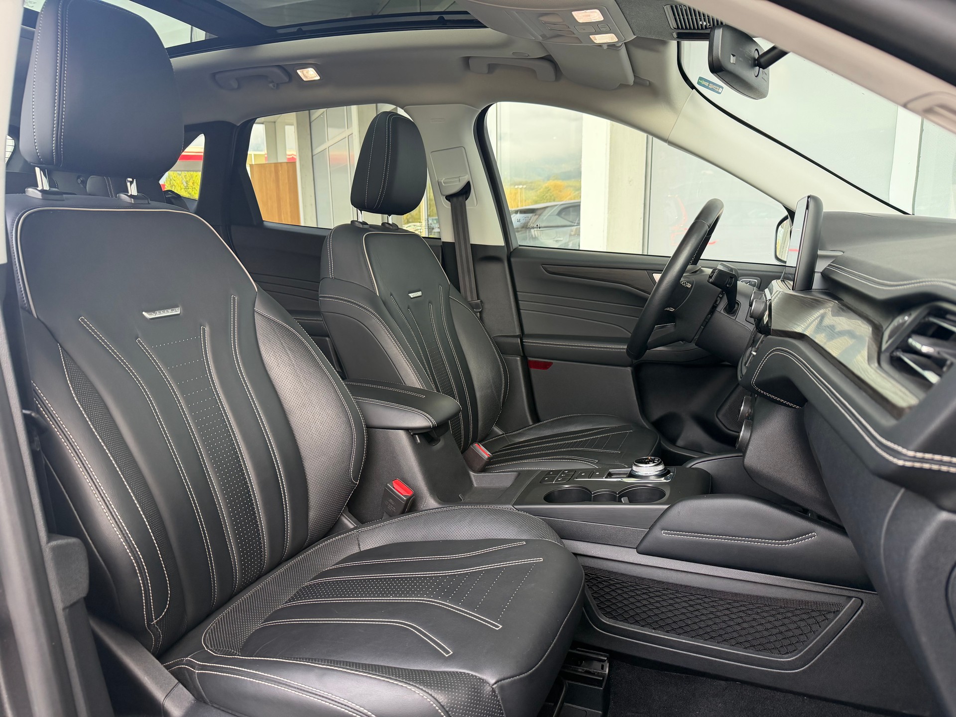 FORD Kuga 2.5 PHEV Vignale 2WD-showroom-element-3