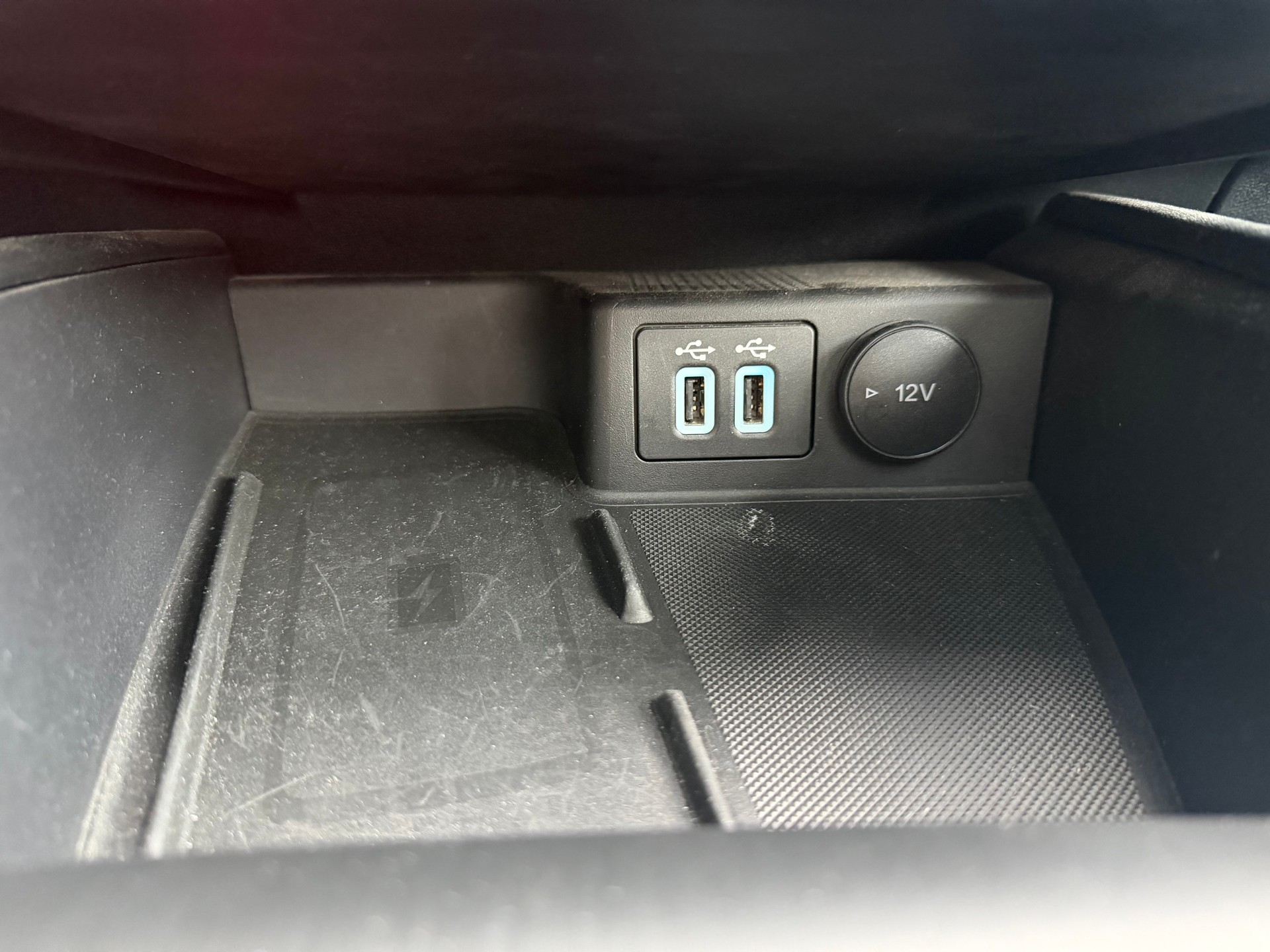 FORD Kuga 2.5 PHEV Vignale 2WD-image-16
