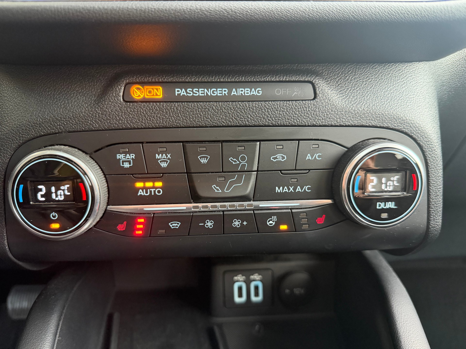 FORD Kuga 2.5 PHEV Vignale 2WD-image-17
