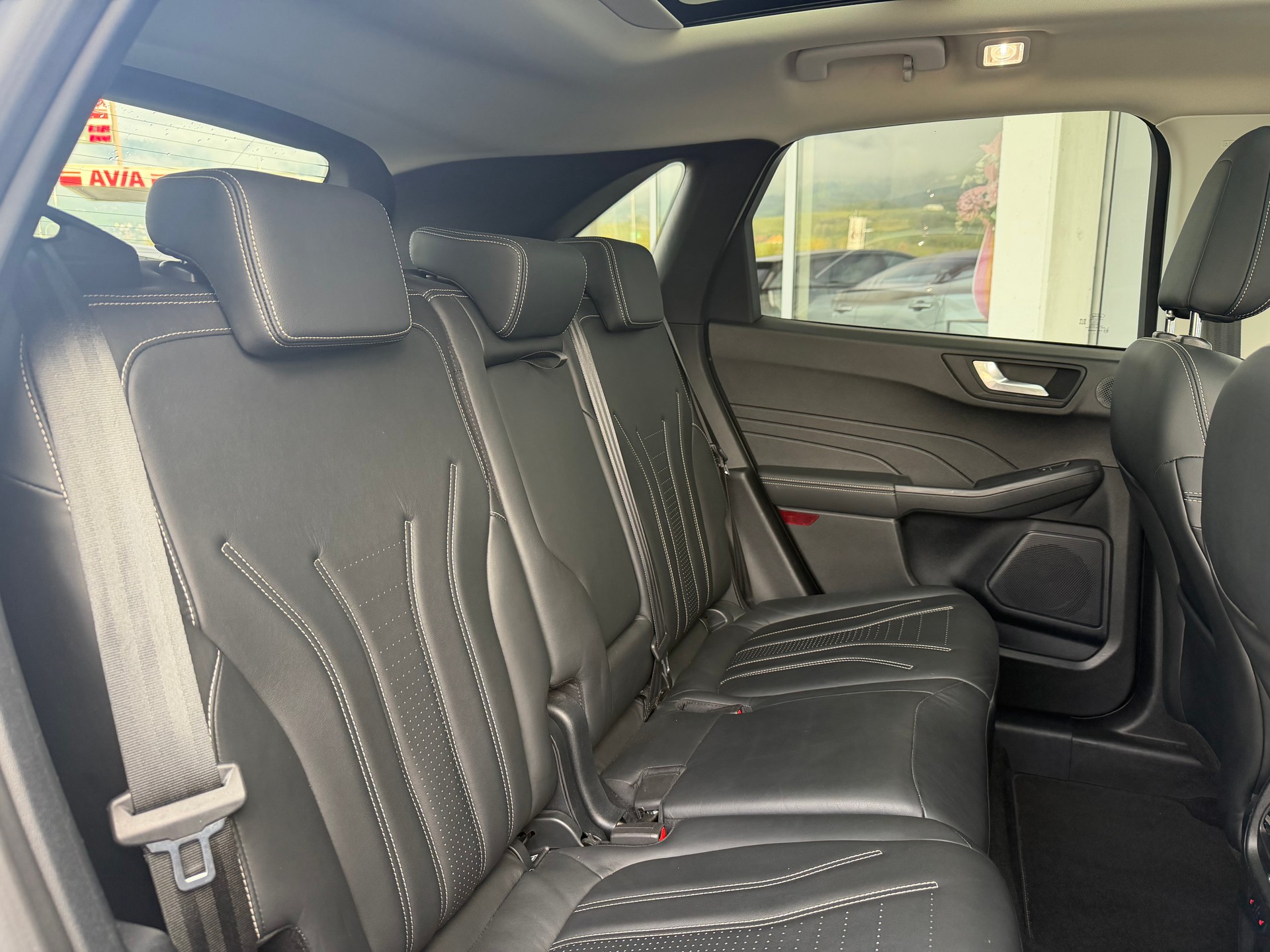 FORD Kuga 2.5 PHEV Vignale 2WD-image-5