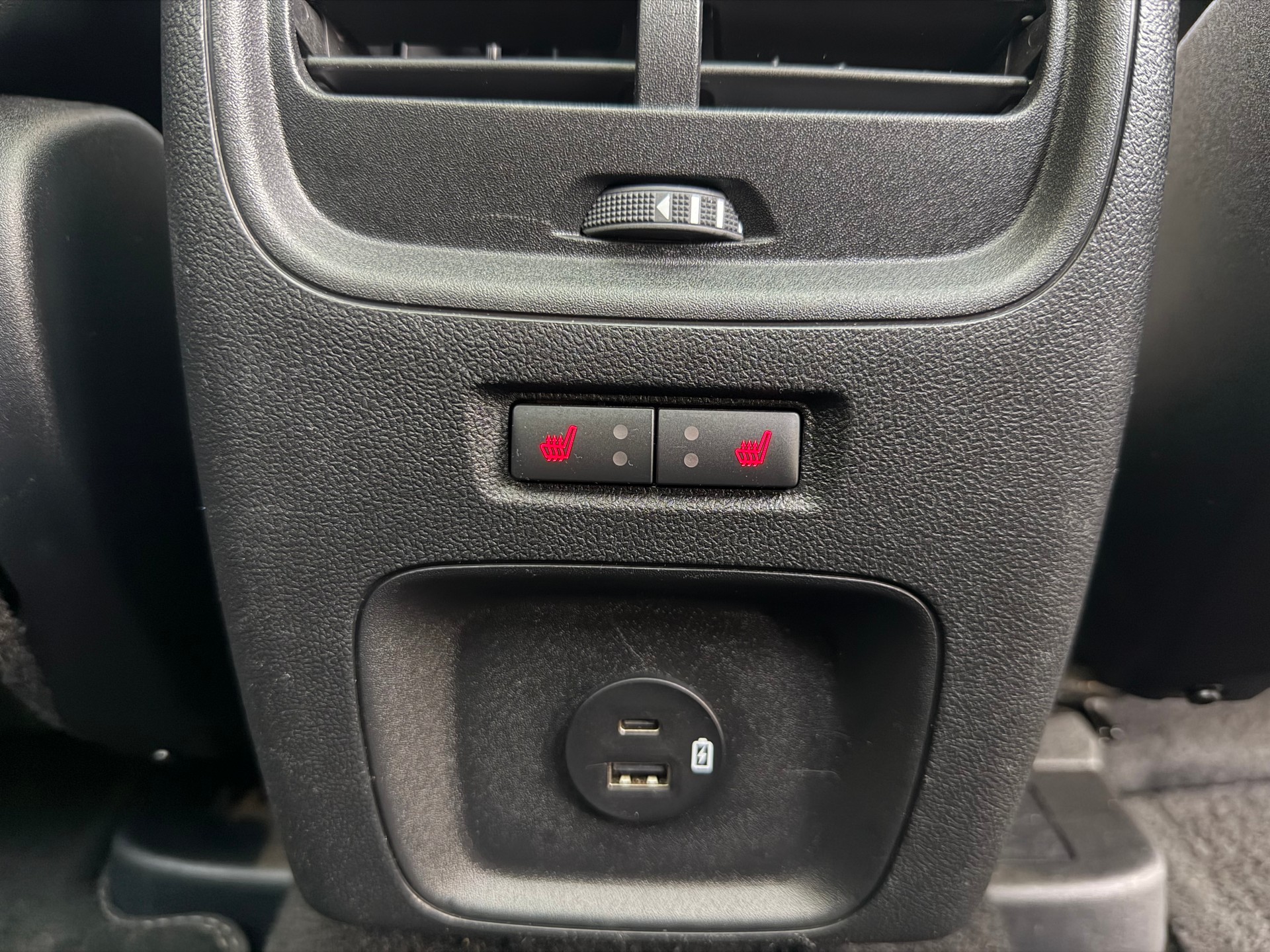 FORD Kuga 2.5 PHEV Vignale 2WD-image-6