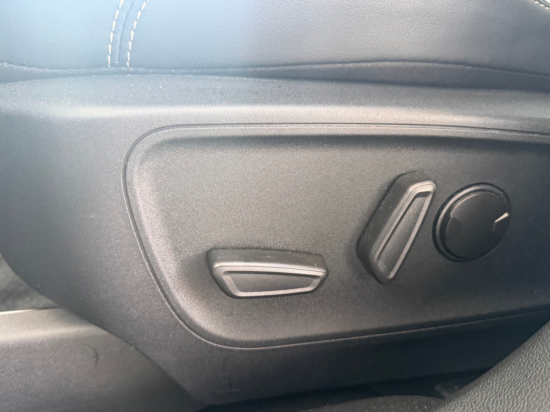 FORD Kuga 2.5 PHEV Vignale 2WD-image-4