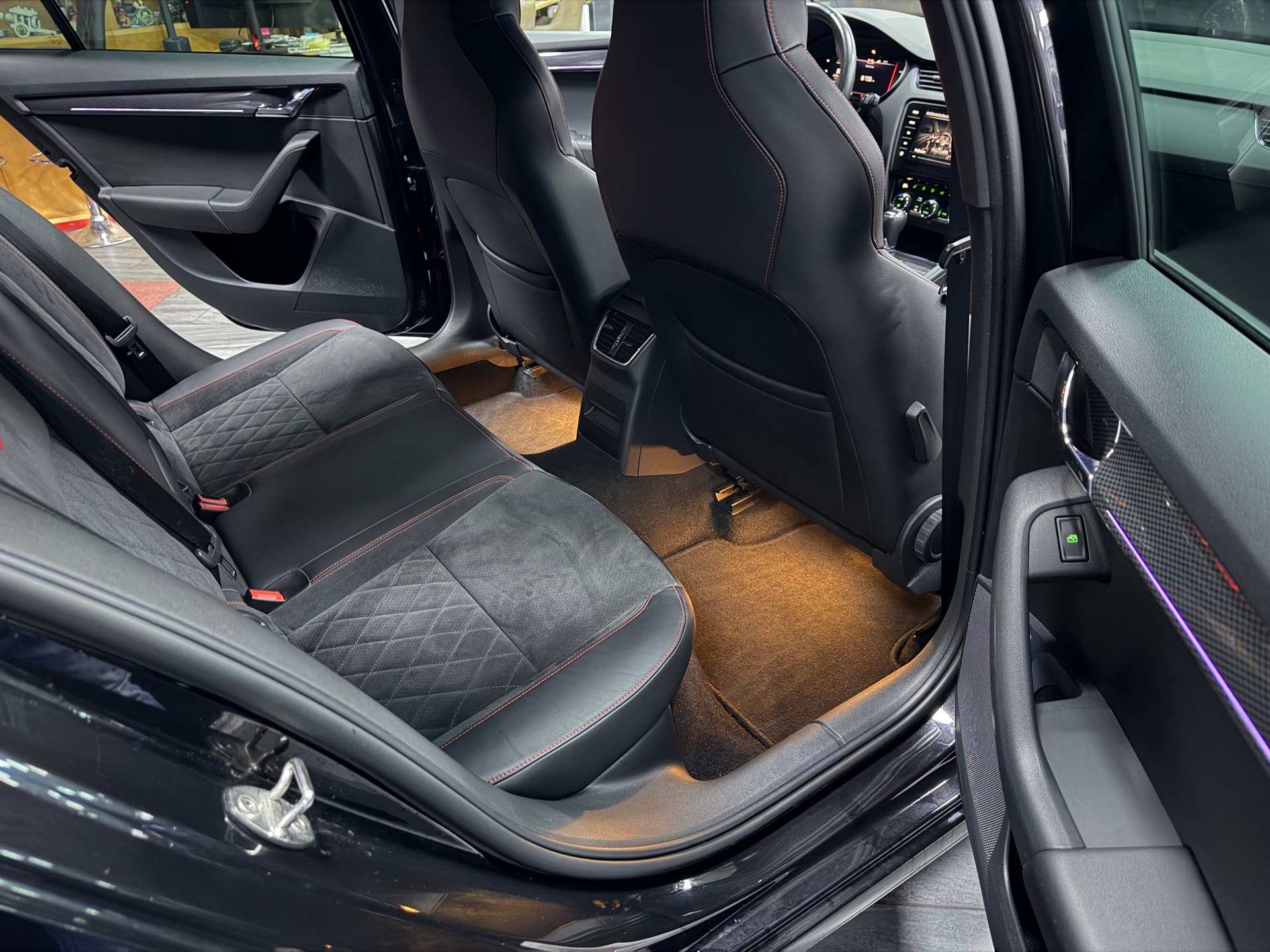 SKODA Octavia Combi 2.0 TSI RS DSG / Leasing ab 199.--image-18