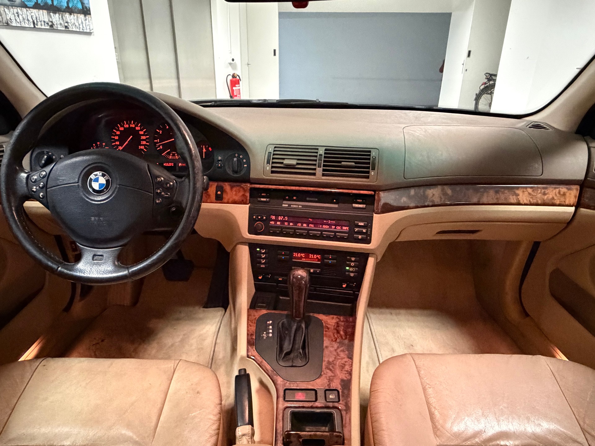 BMW 535i-image-20