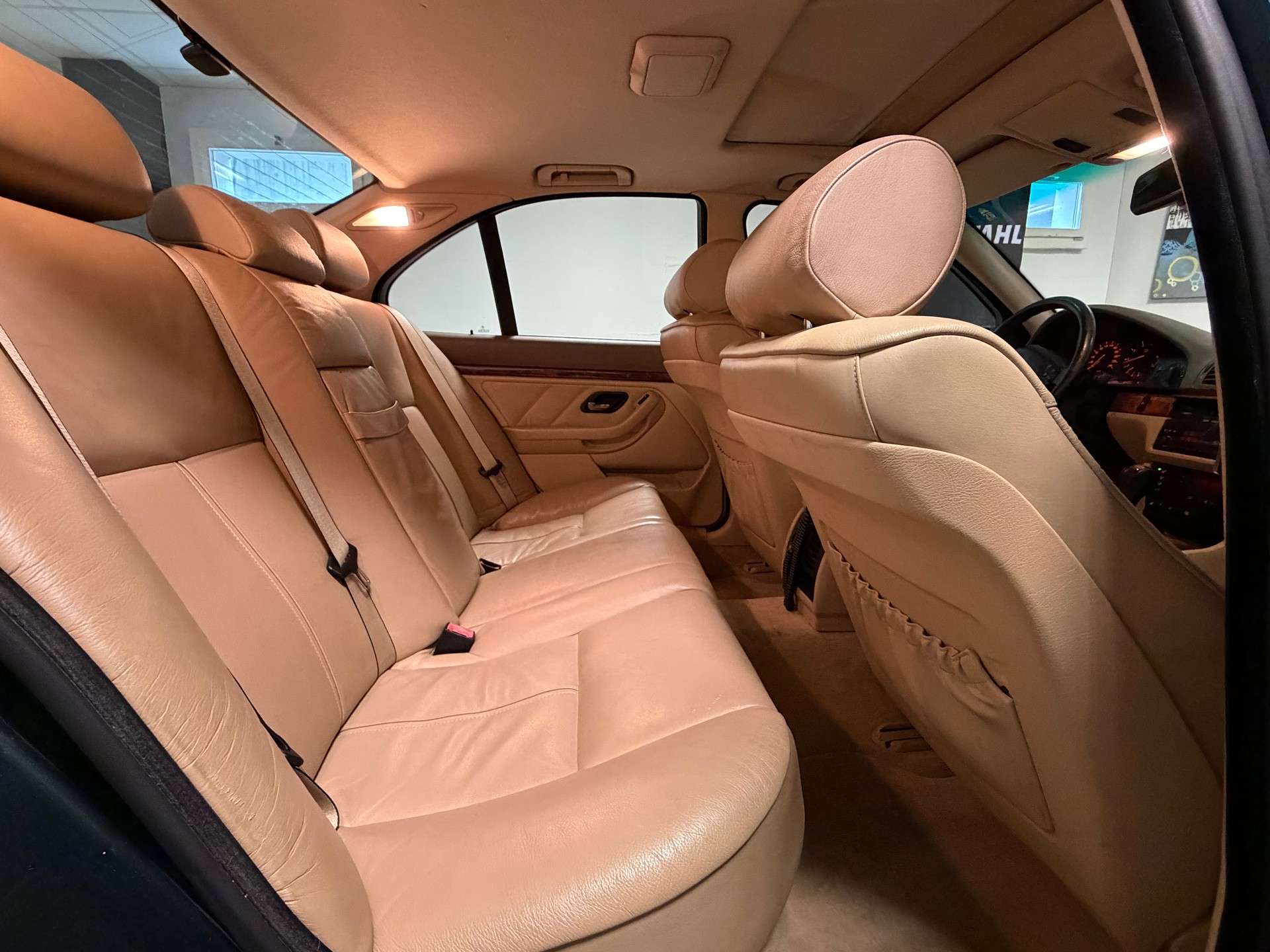 BMW 535i-image-19