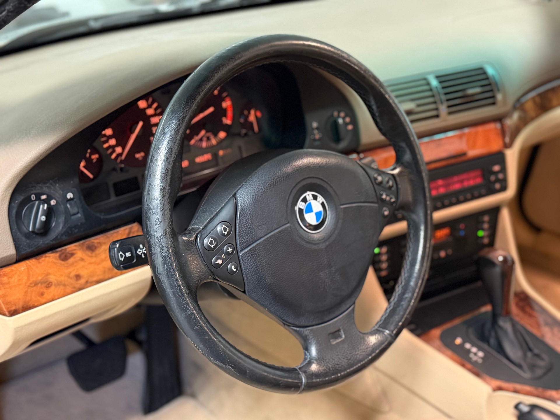 BMW 535i-image-13