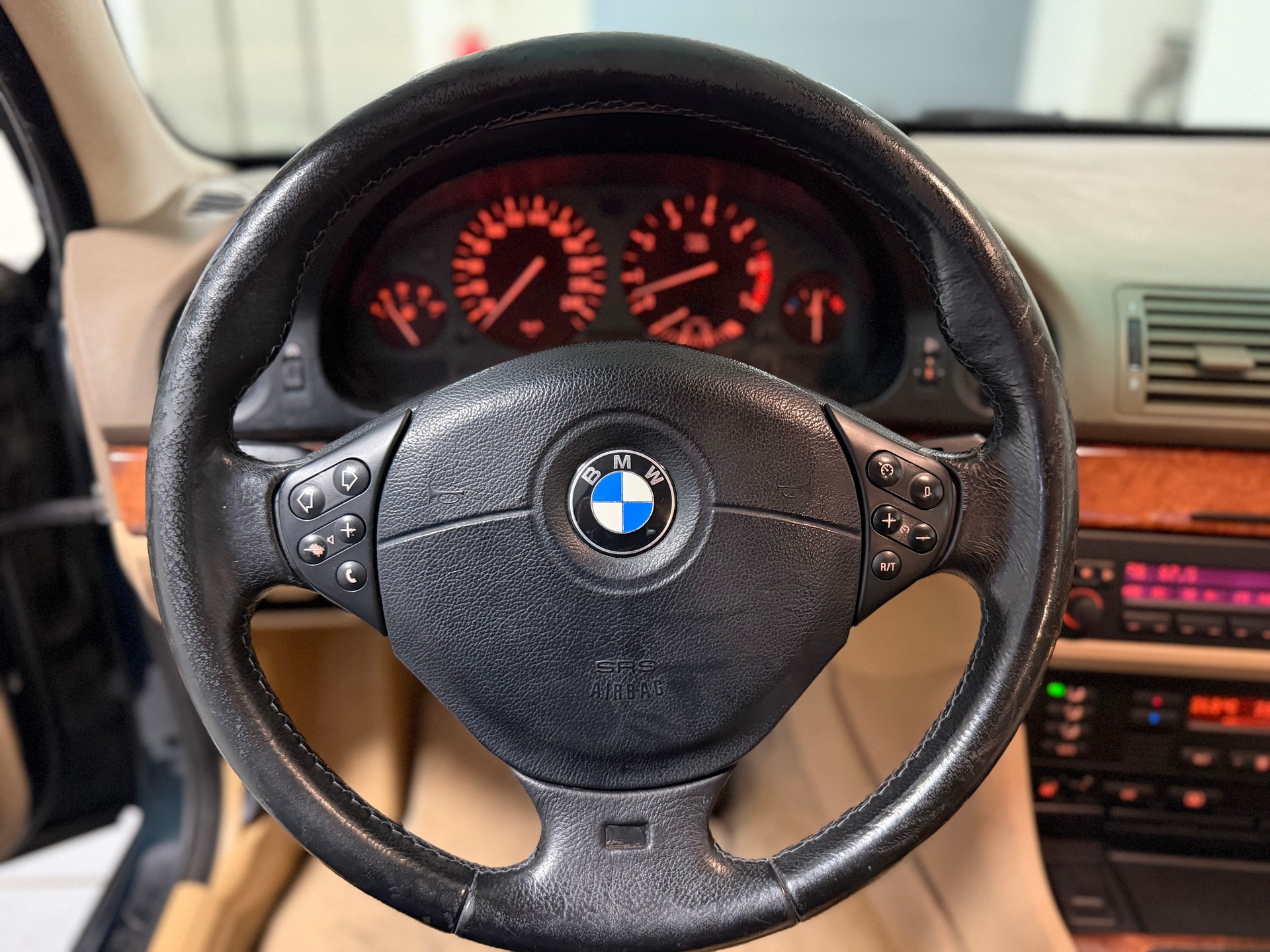 BMW 535i-image-14