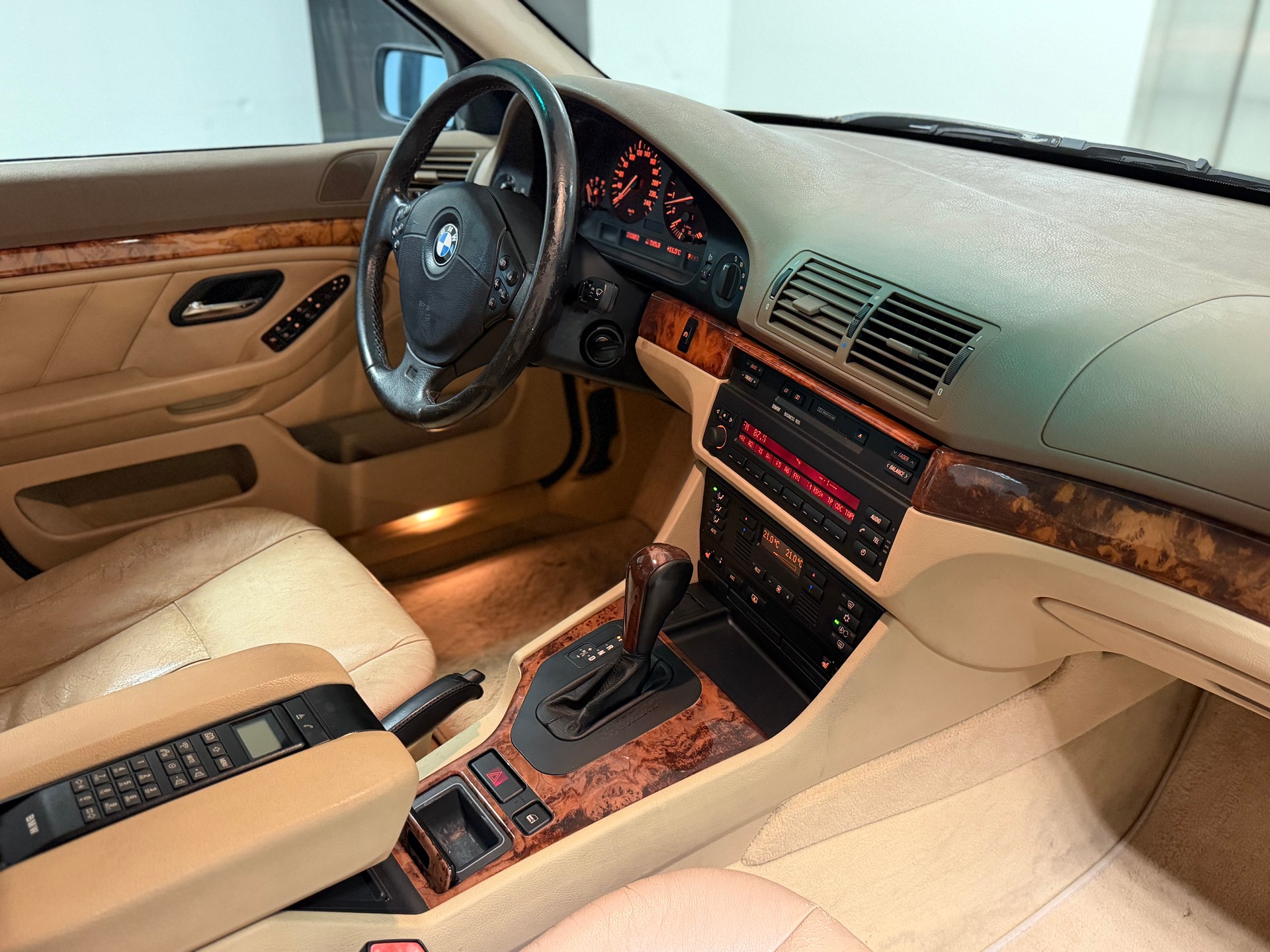 BMW 535i-image-15