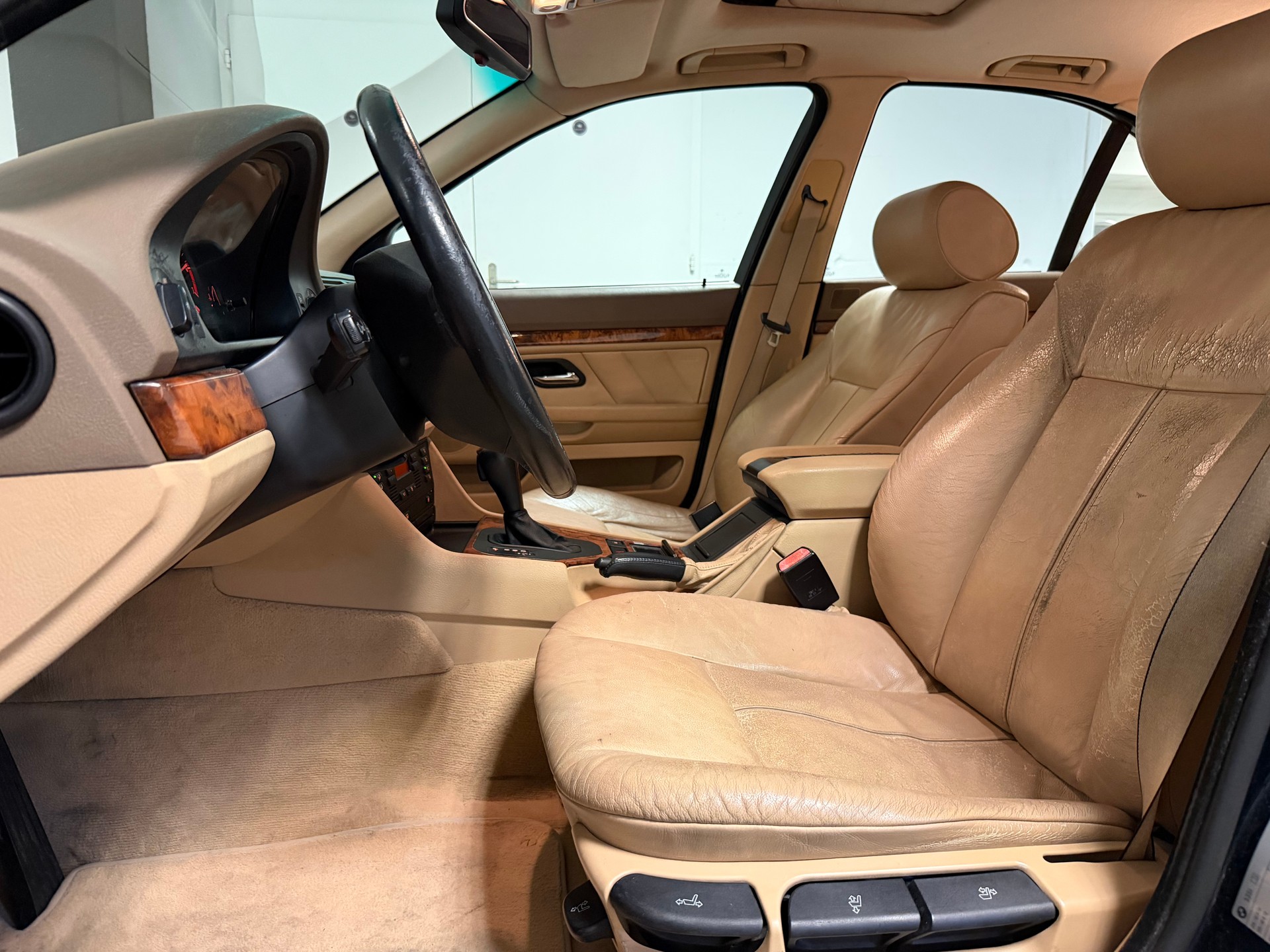 BMW 535i-image-17