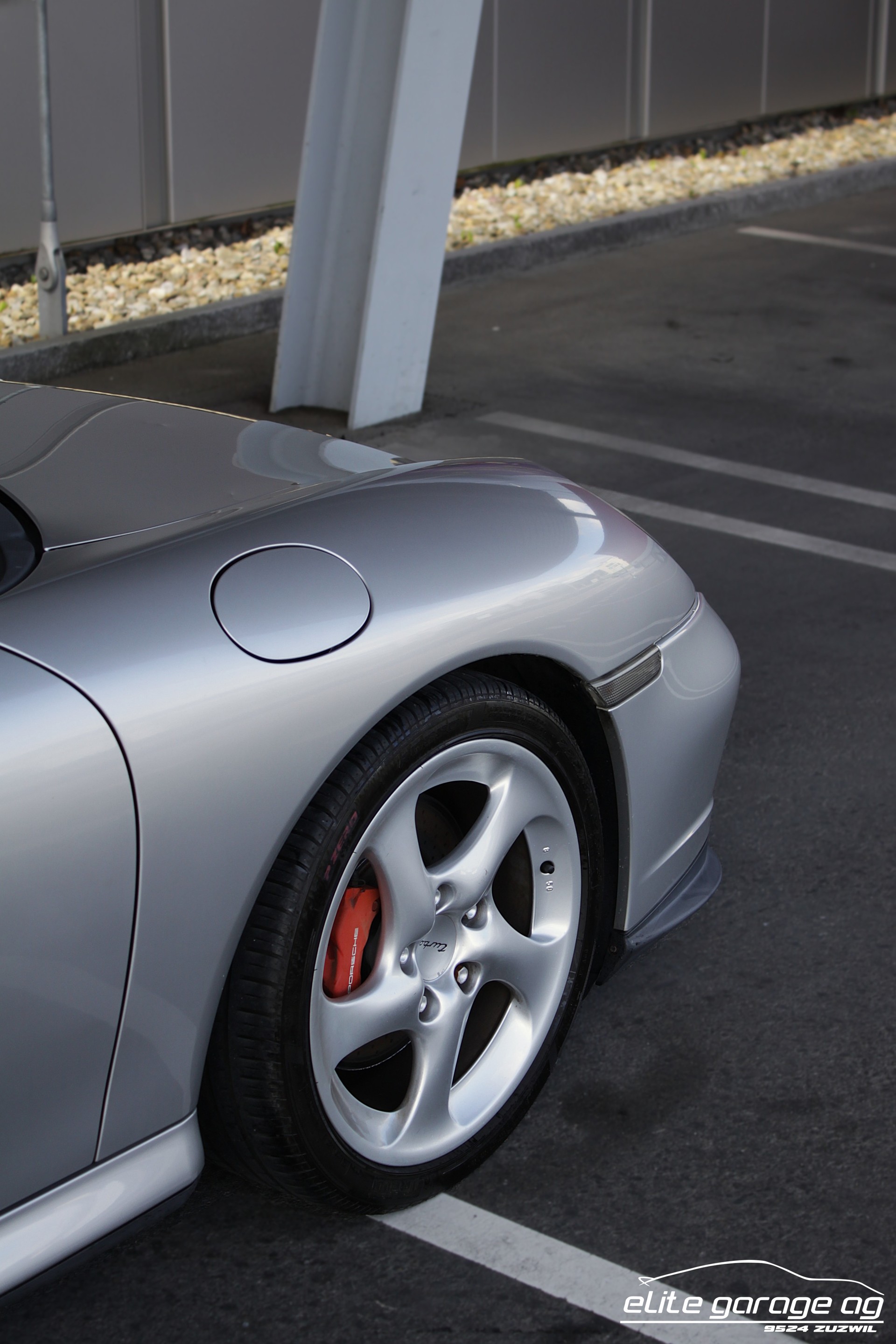PORSCHE 911 Turbo-image-10
