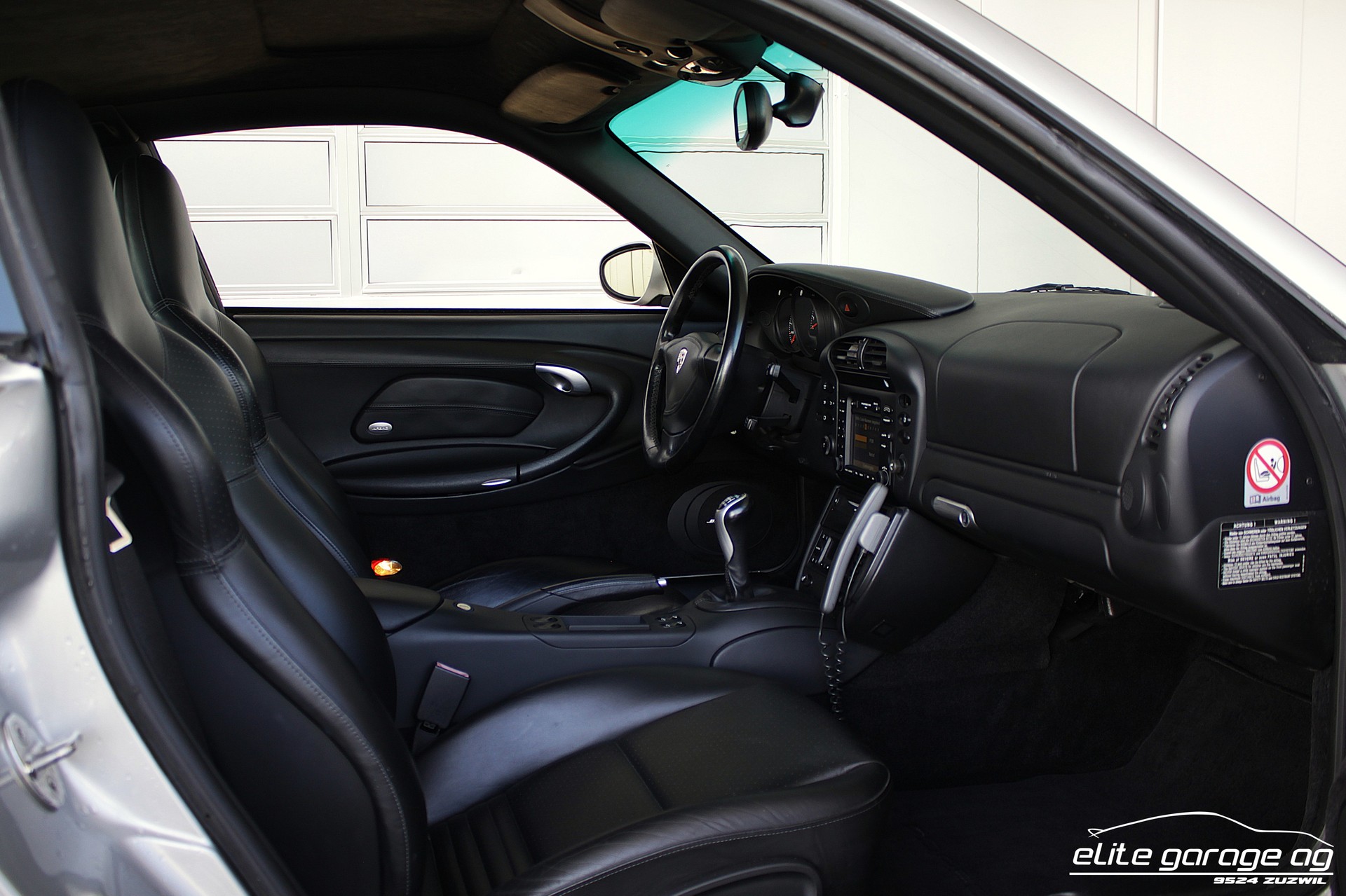 PORSCHE 911 Turbo-image-15