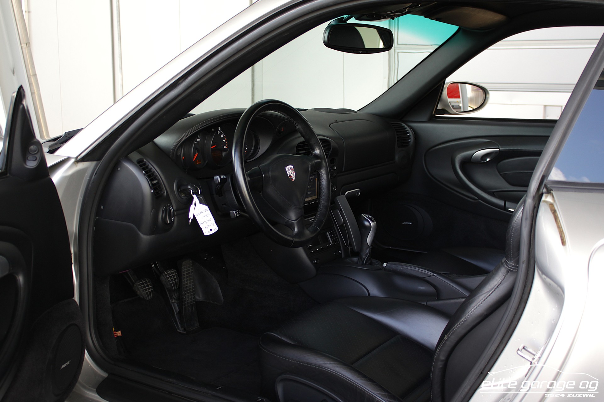 PORSCHE 911 Turbo-image-13