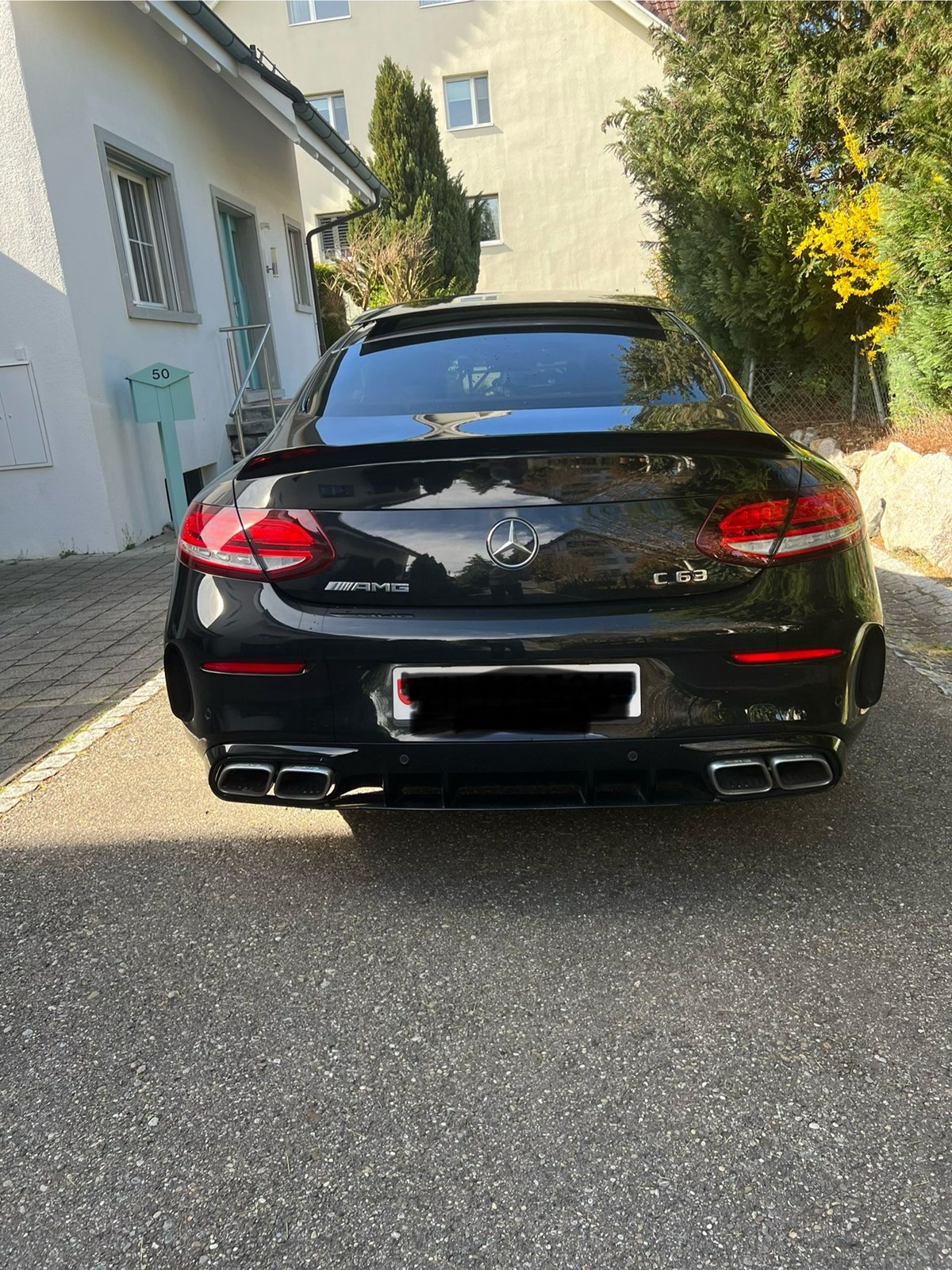 MERCEDES-BENZ C 63 AMG-image-2