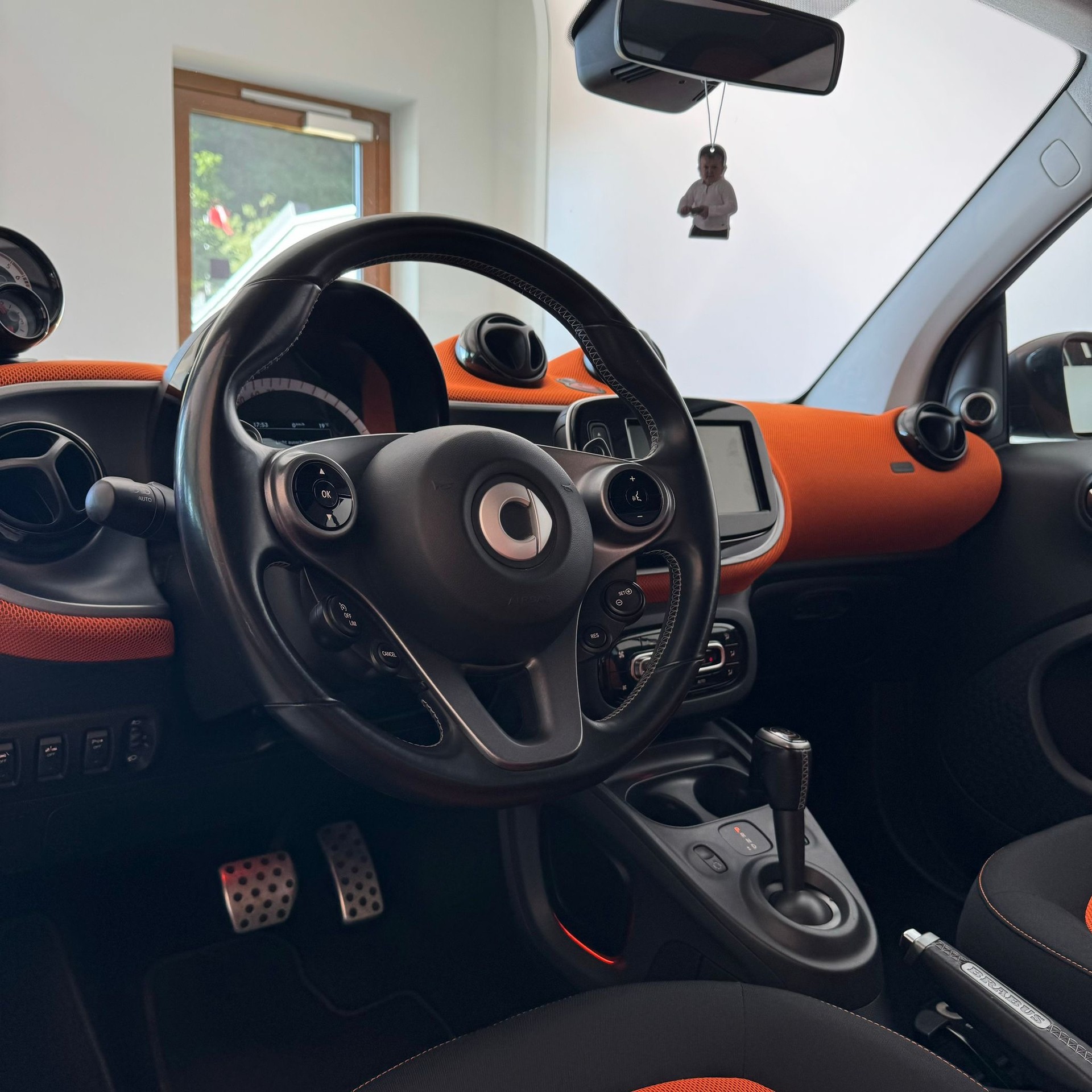 SMART fortwo Brabus Edition twinmatic-image-8