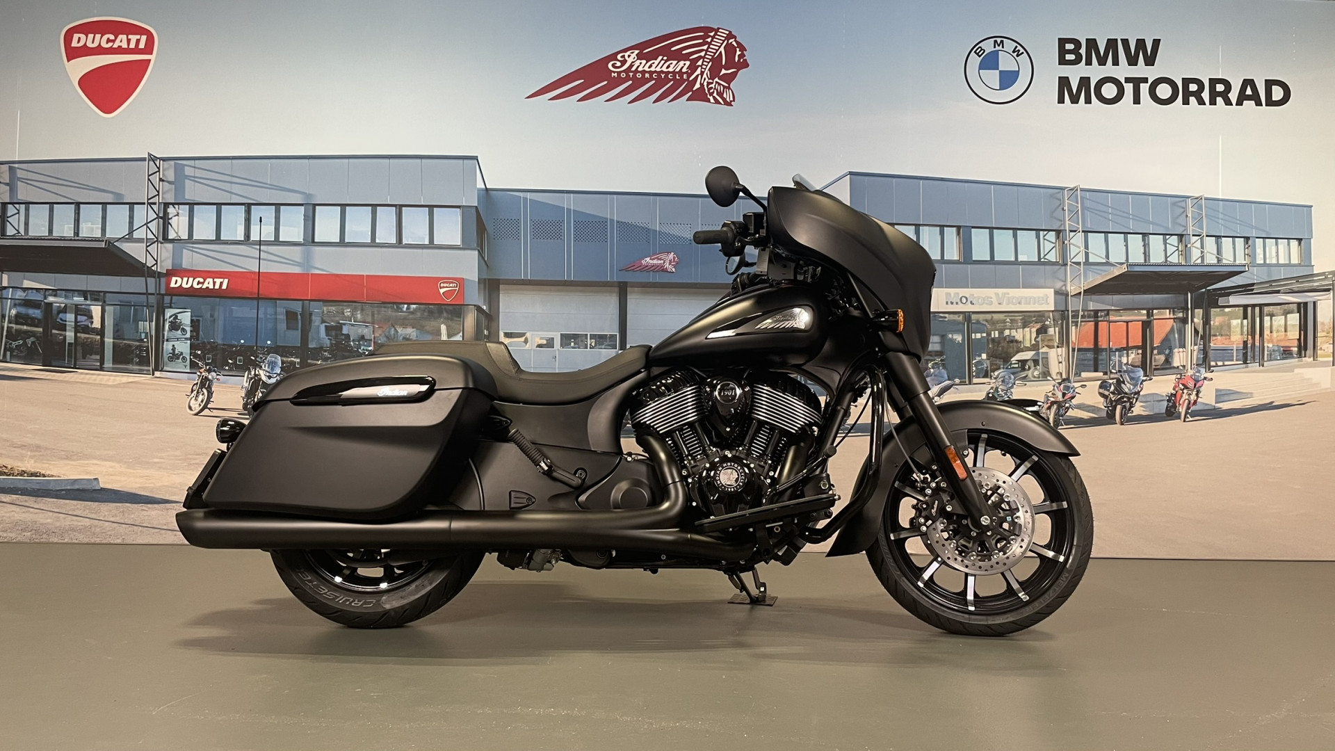 INDIAN Chieftain Dark Horse-image-5