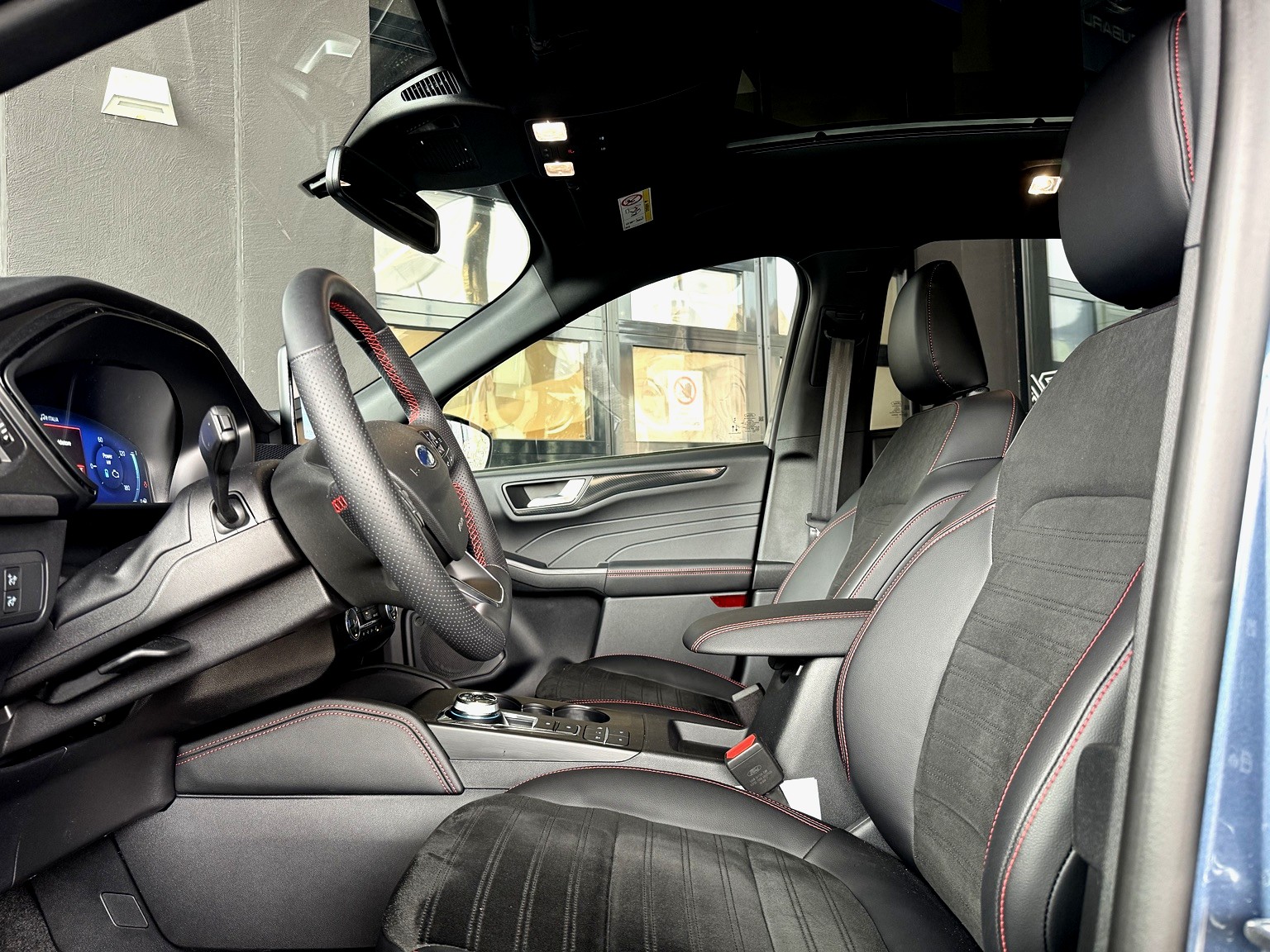 FORD 2.5 PHEV ST LINE X2WD-image-12