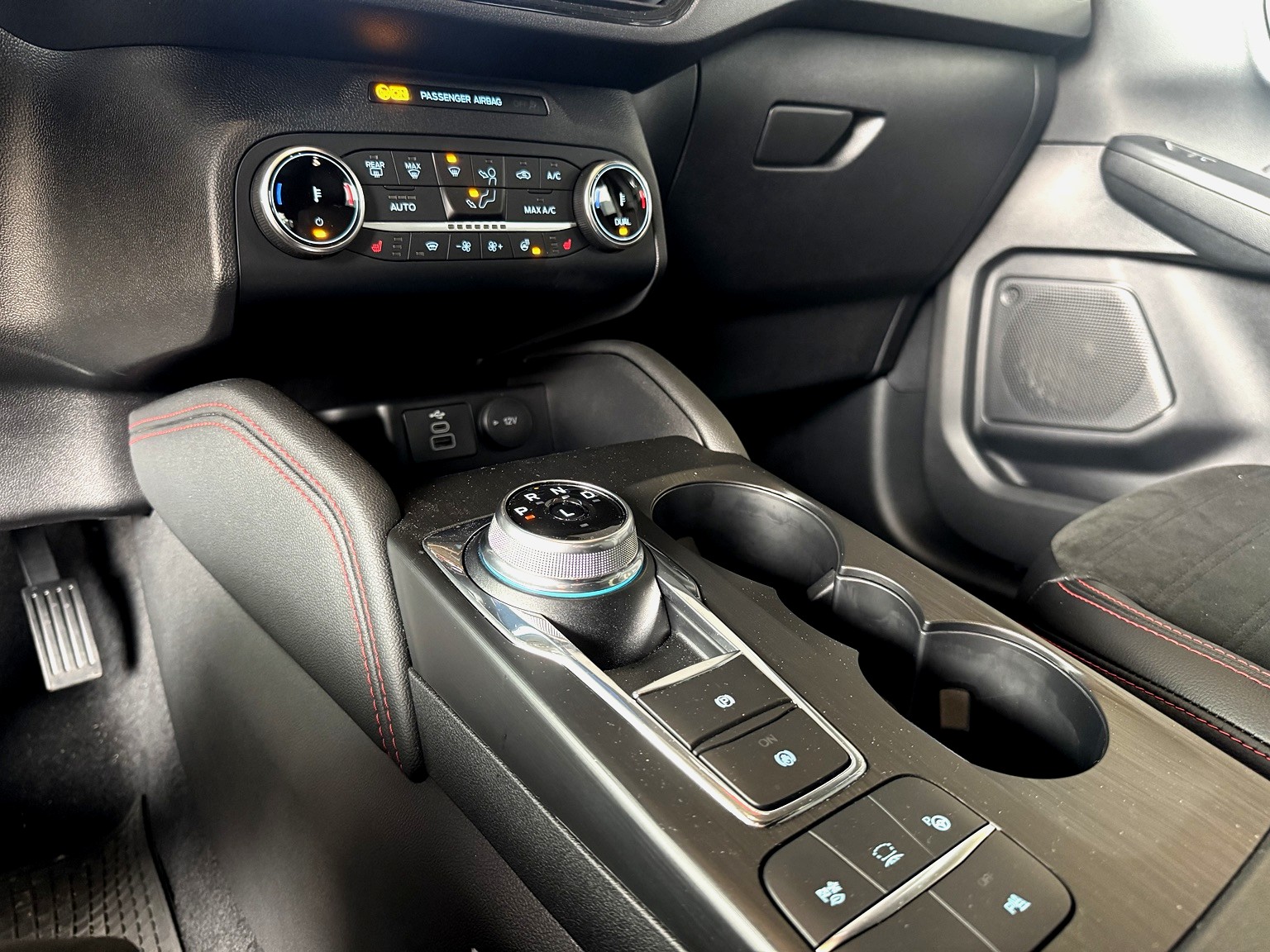 FORD 2.5 PHEV ST LINE X2WD-image-15