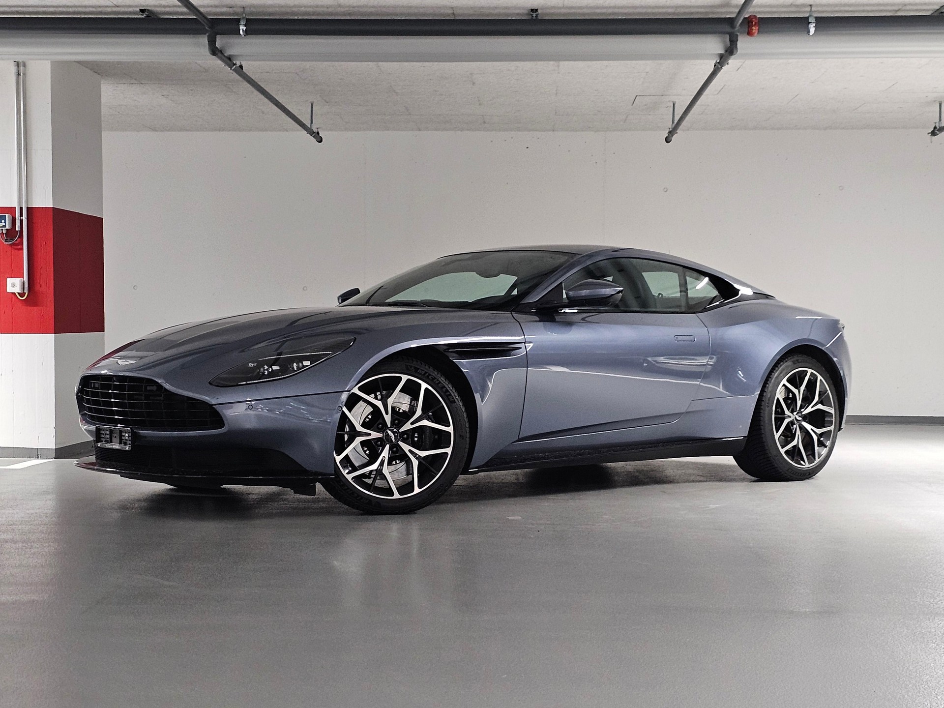 ASTON MARTIN DB11 V8 Touchtronic 3