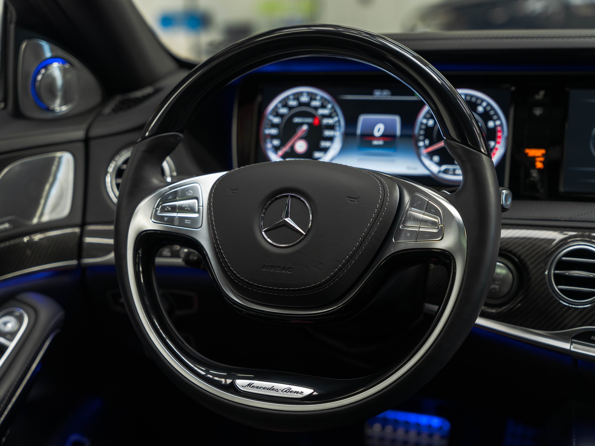 MERCEDES-BENZ S 65 AMG L 7G-Tronic-image-24