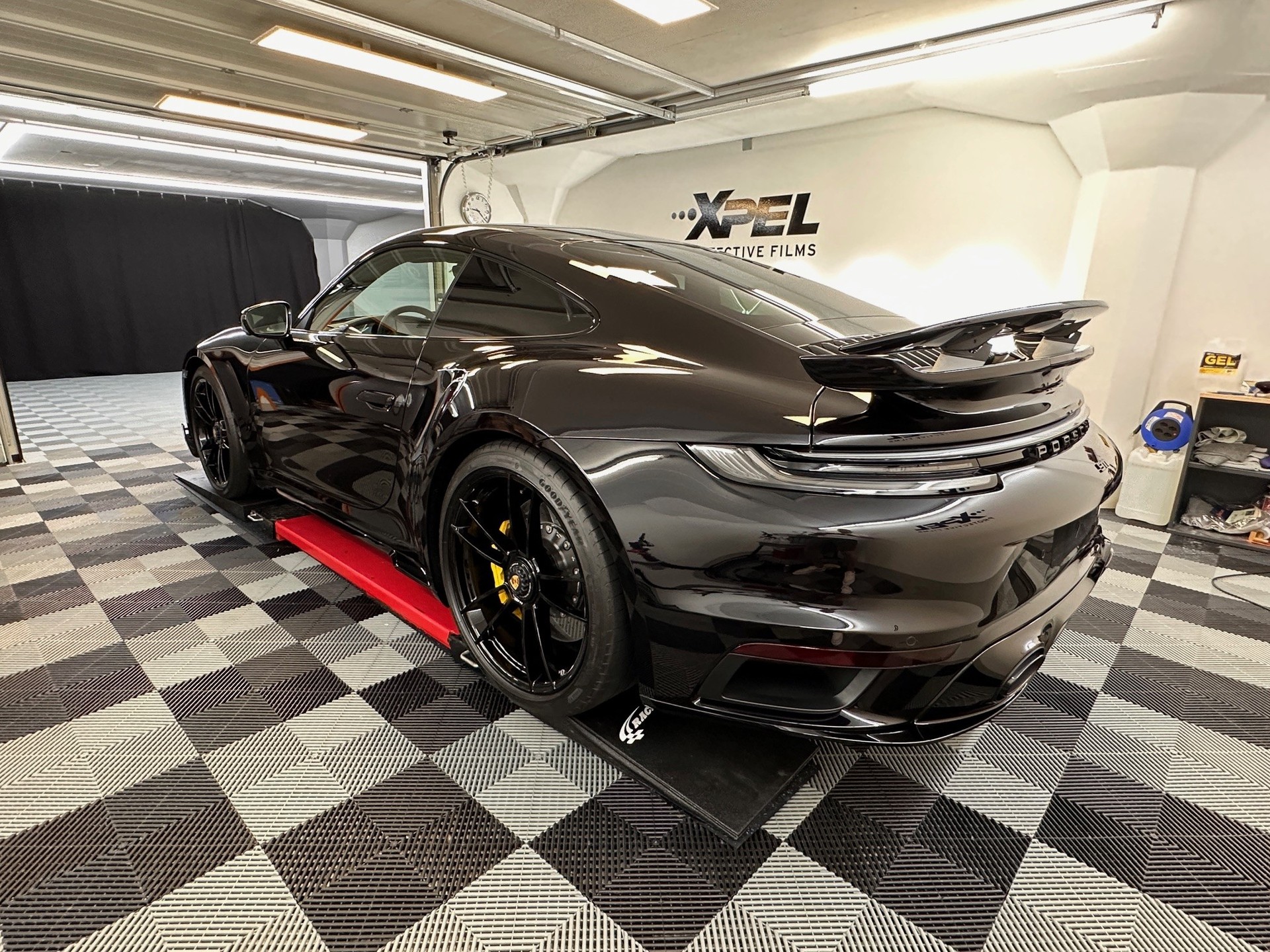 PORSCHE 911 Turbo S PDK-image-1
