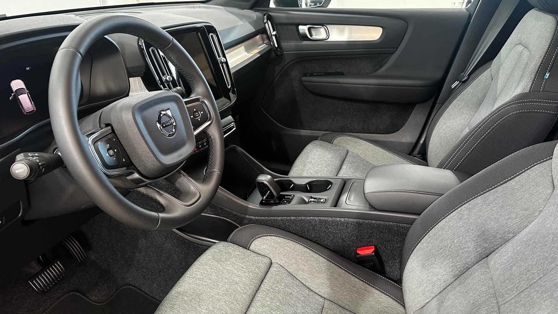 VOLVO XC40 2.0 B3 MH Core-image-3