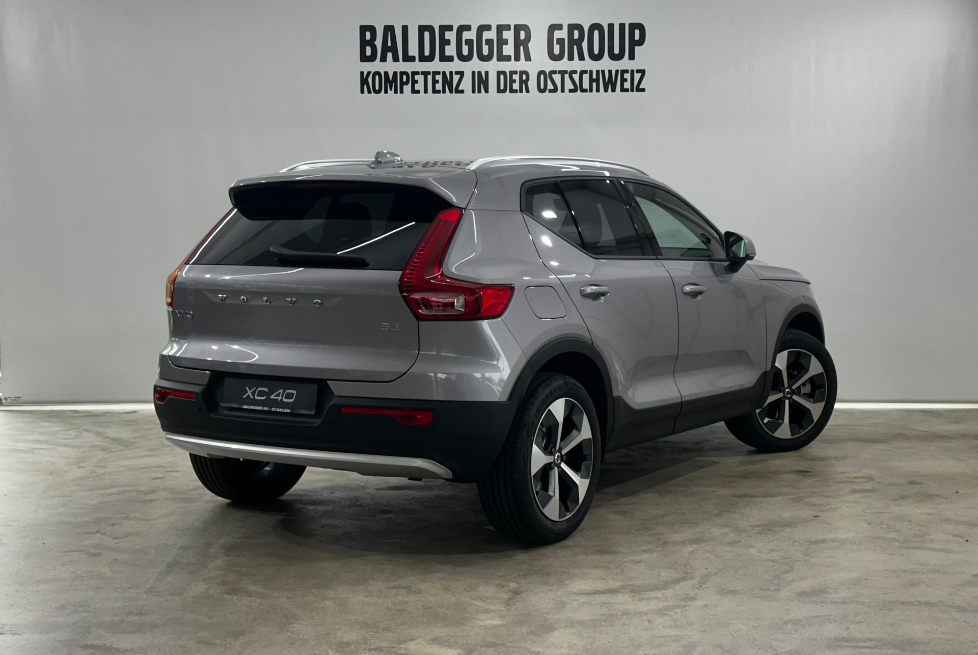 VOLVO XC40 2.0 B3 MH Core-image-2