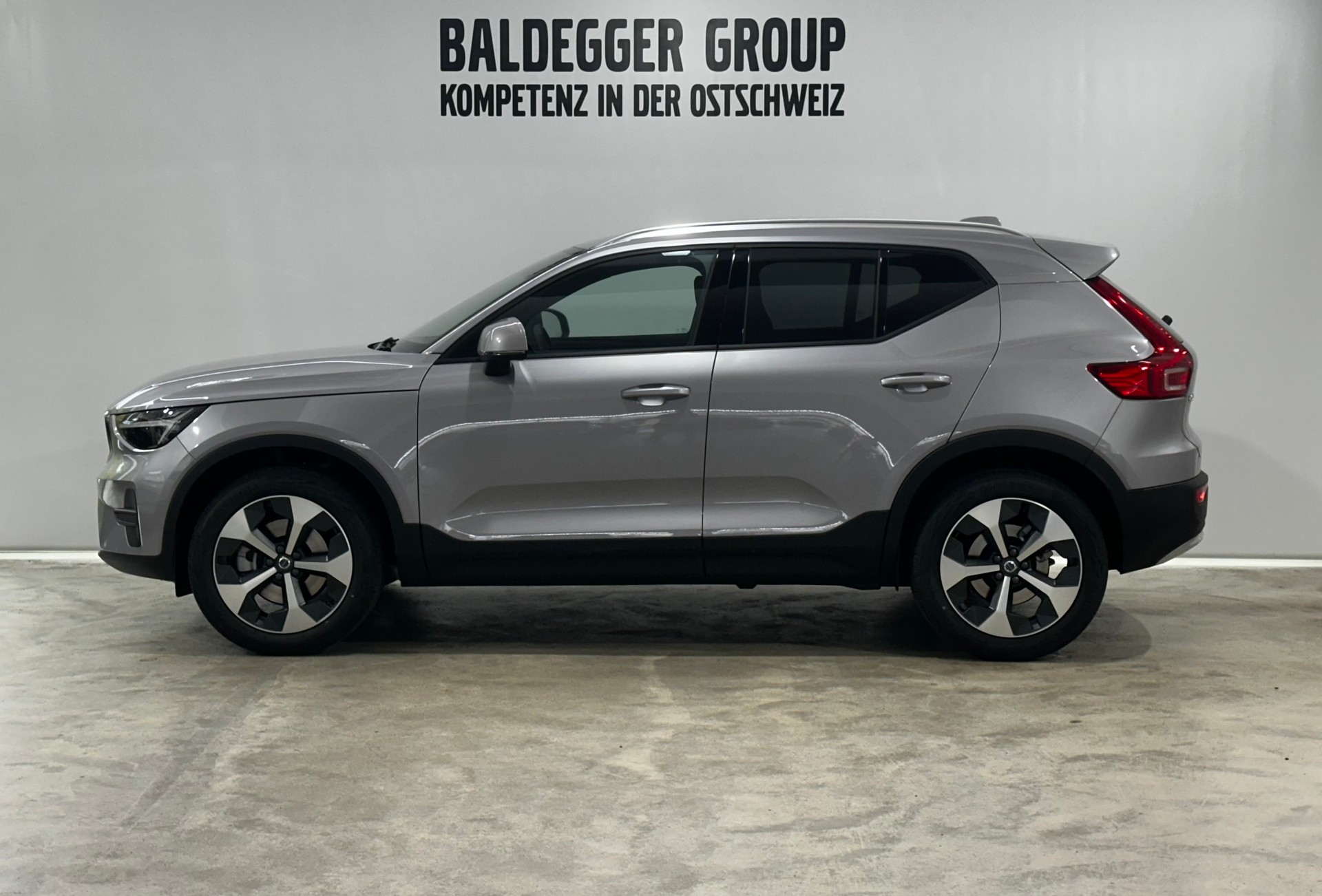 VOLVO XC40 2.0 B3 MH Core-image-1