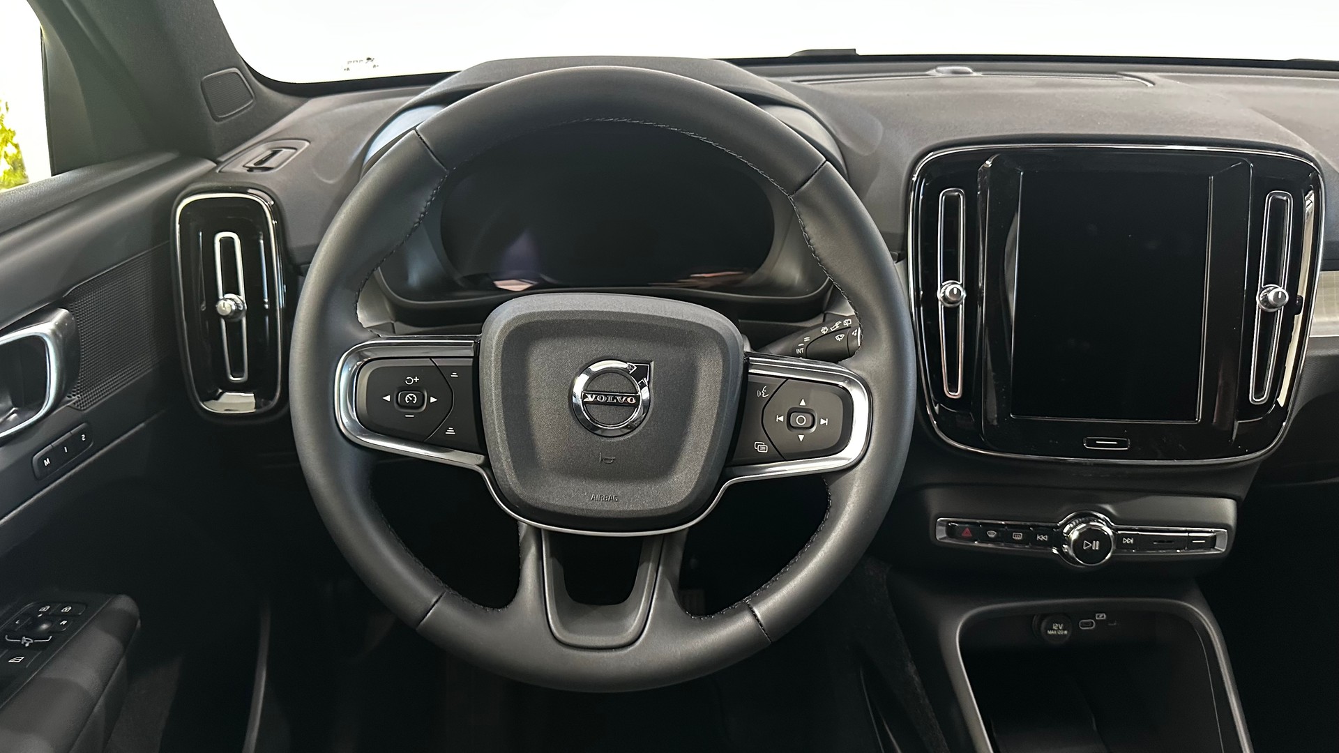 VOLVO XC40 2.0 B3 MH Core-image-12