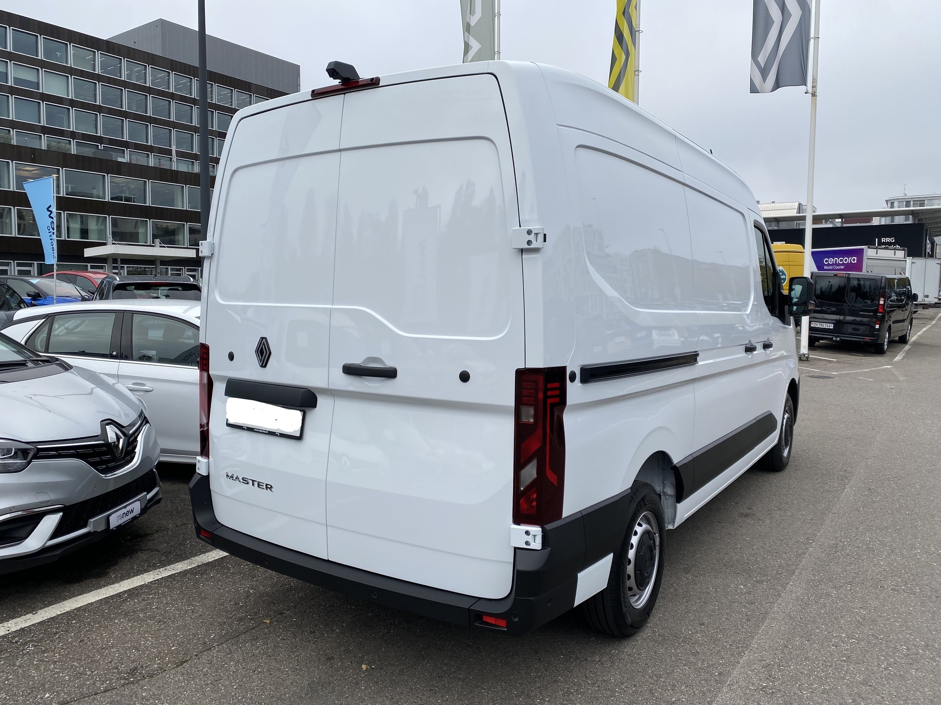 RENAULT Master T35 2.0 Blue dCi 150 L2H2 Advance Automat 9-G-image-5