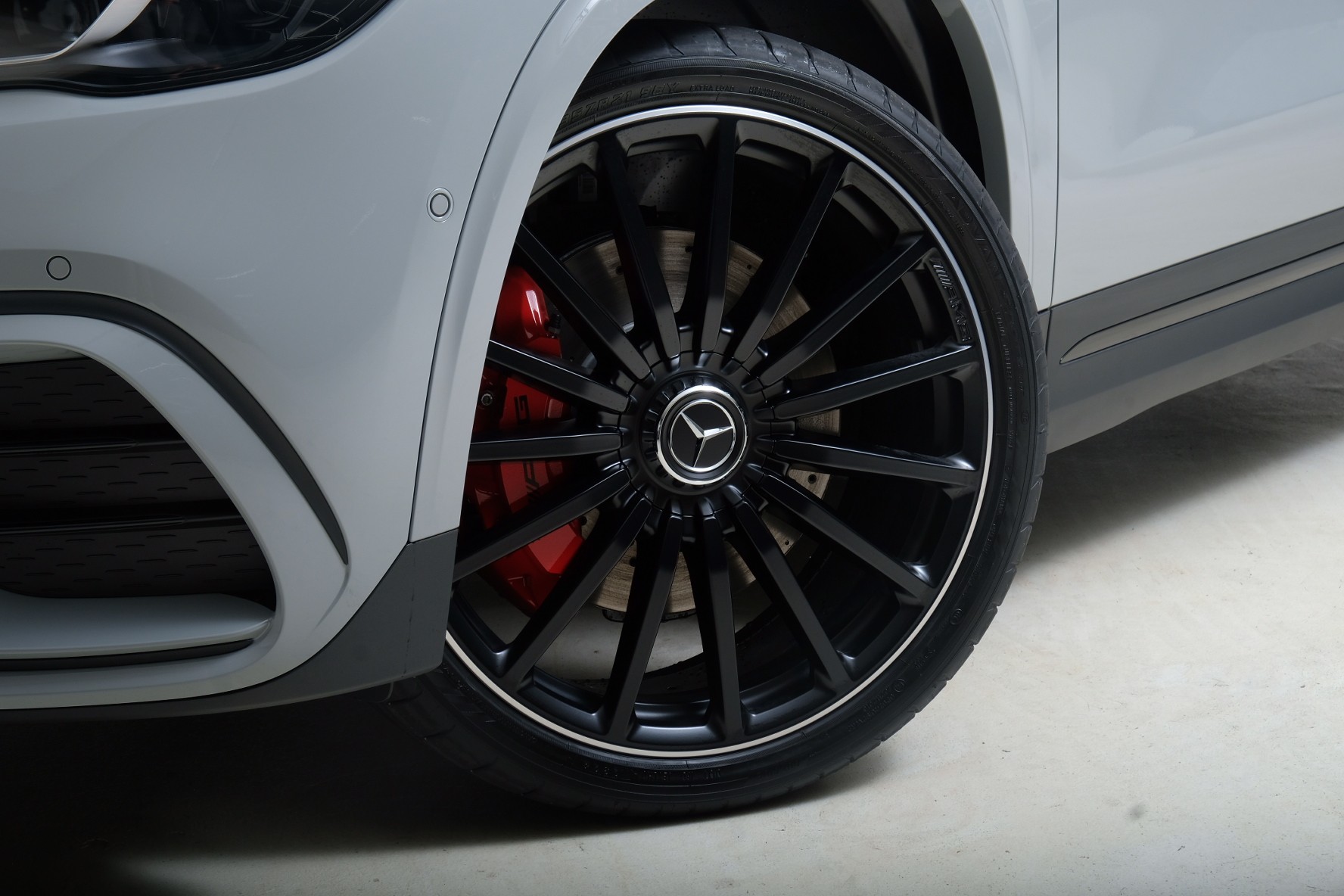 MERCEDES-BENZ GLA AMG 35 4Matic 8G-DCT-showroom-element-1