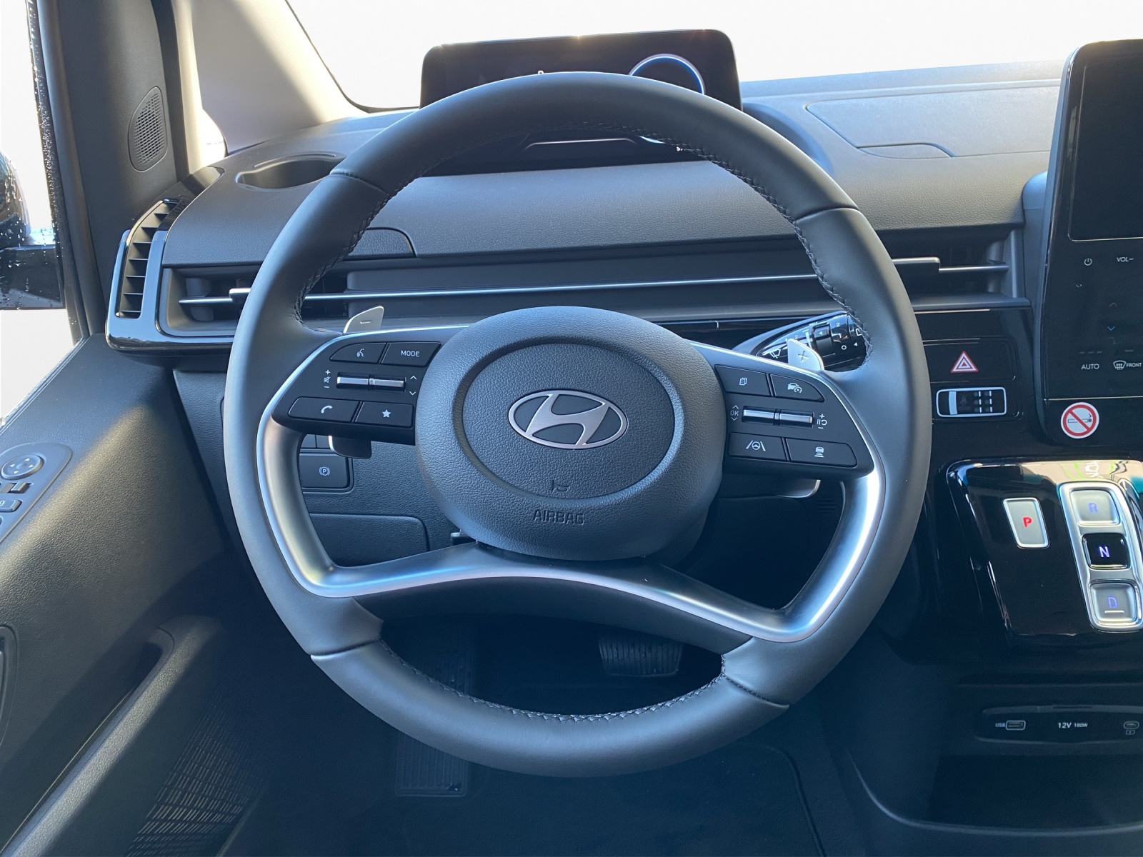 HYUNDAI Staria Wagon 1.6 GDi HEV Amplia-image-12