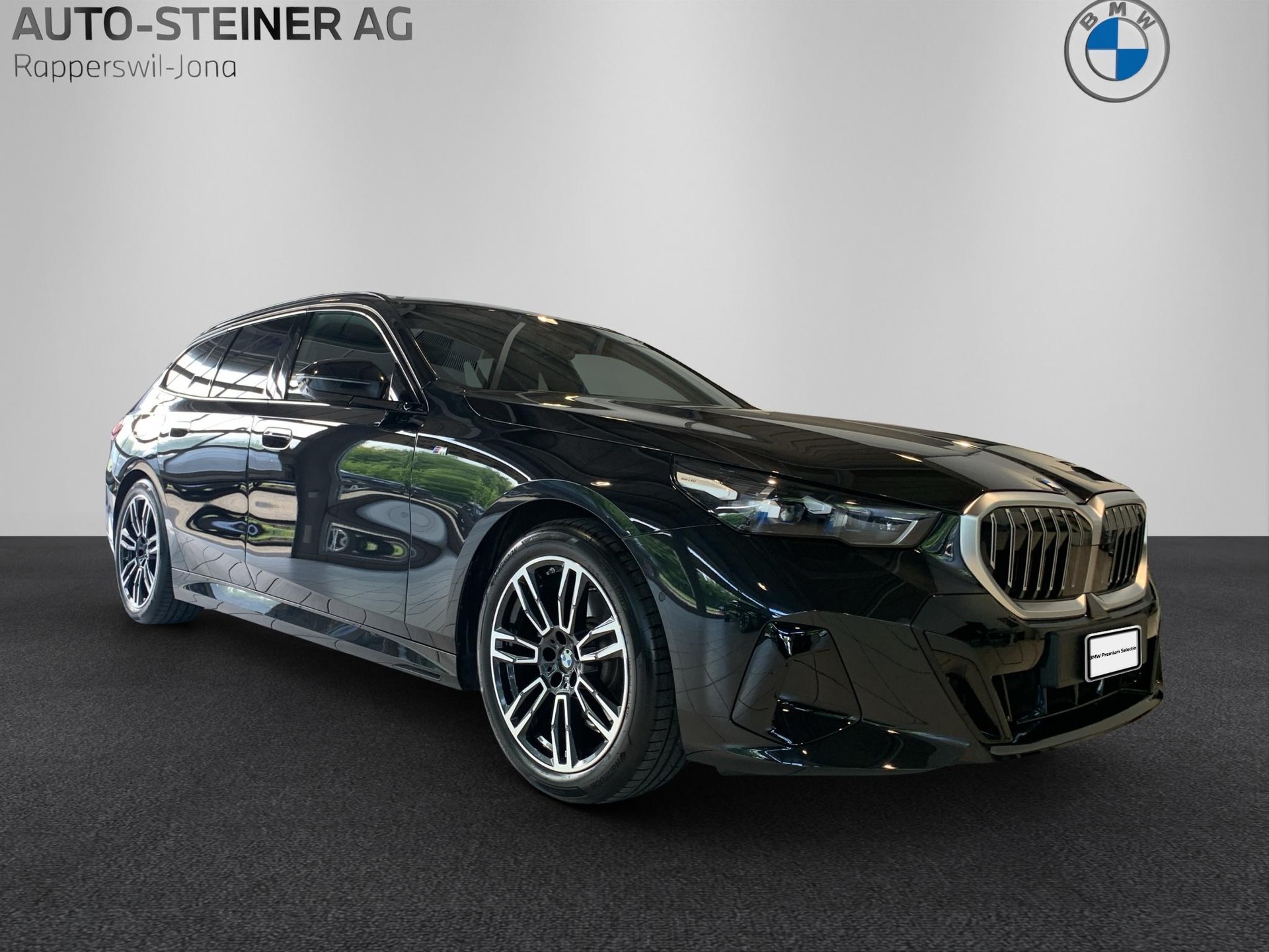 BMW 520d xDrive 48V Touring M Sport Steptronic-image-6