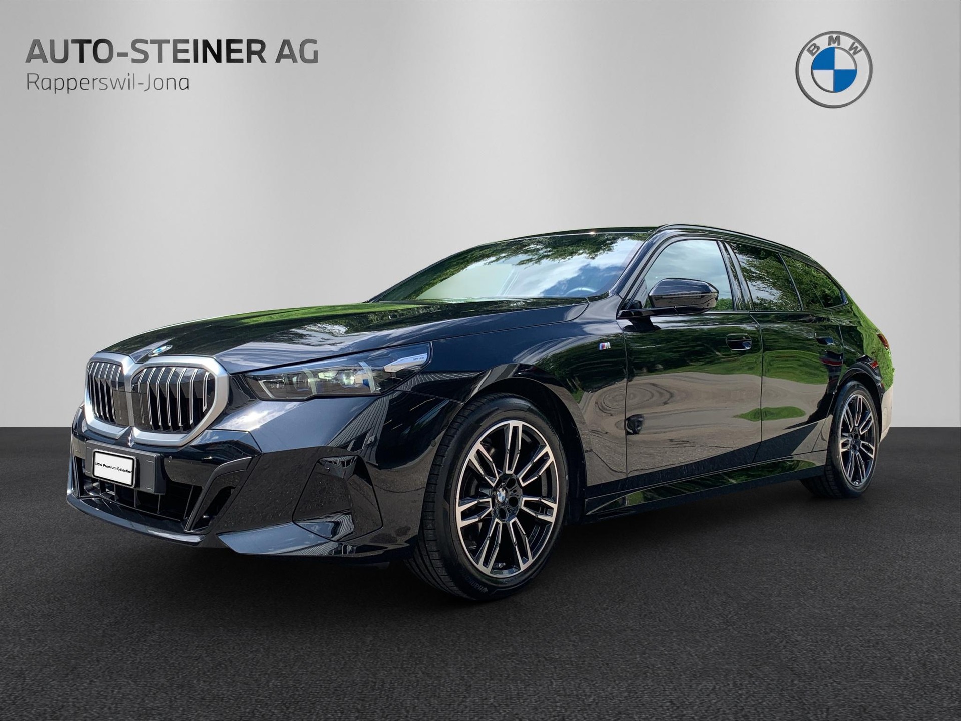 BMW 520d xDrive 48V Touring M Sport Steptronic-image-0