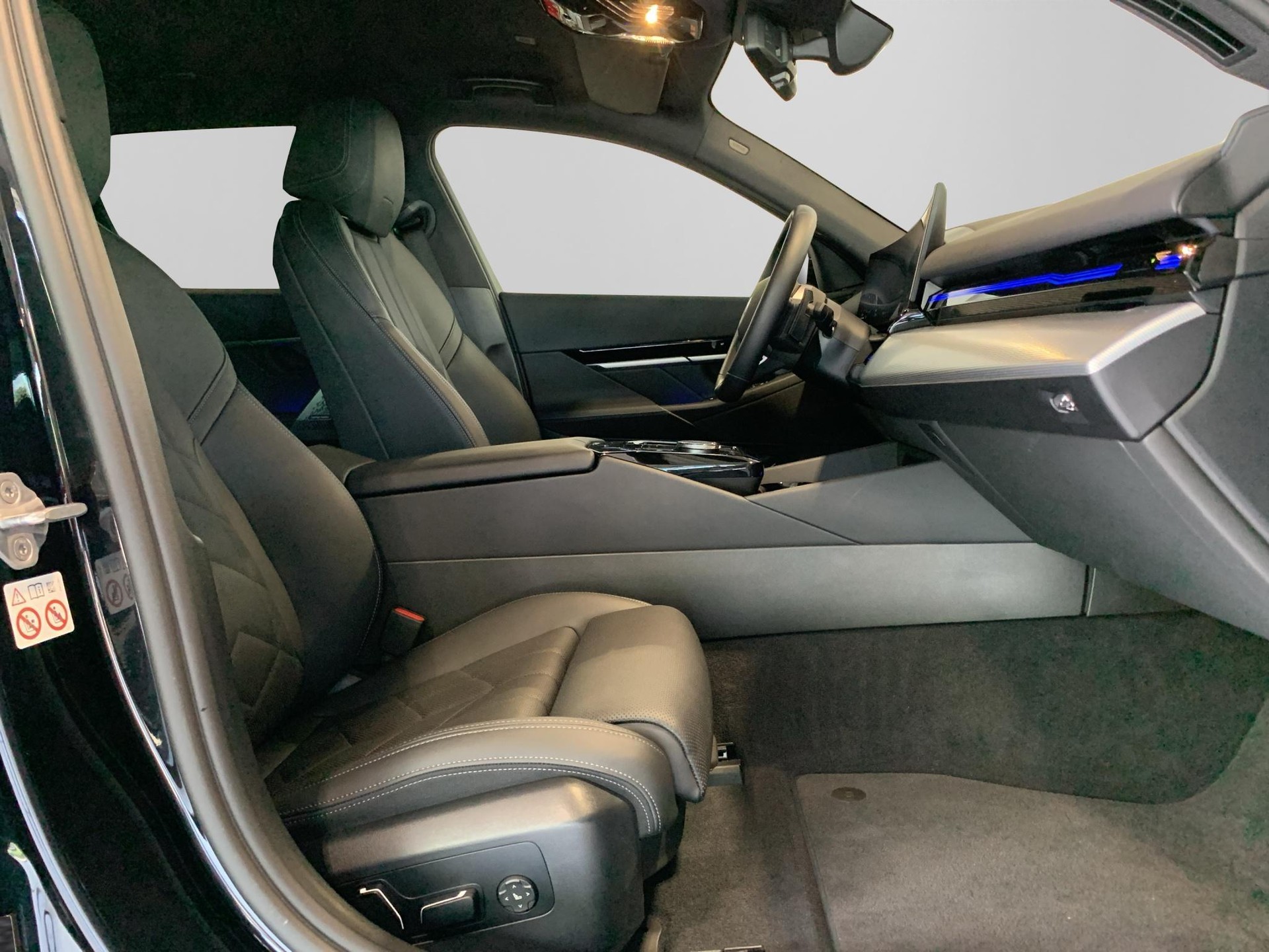 BMW 520d xDrive 48V Touring M Sport Steptronic-image-18