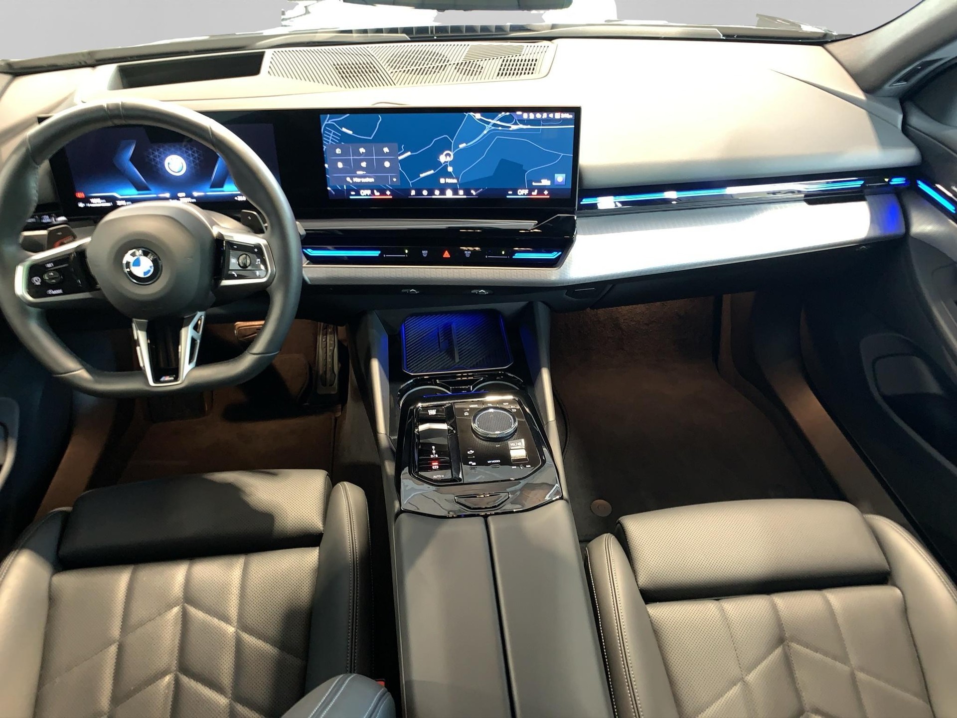 BMW 520d xDrive 48V Touring M Sport Steptronic-image-14