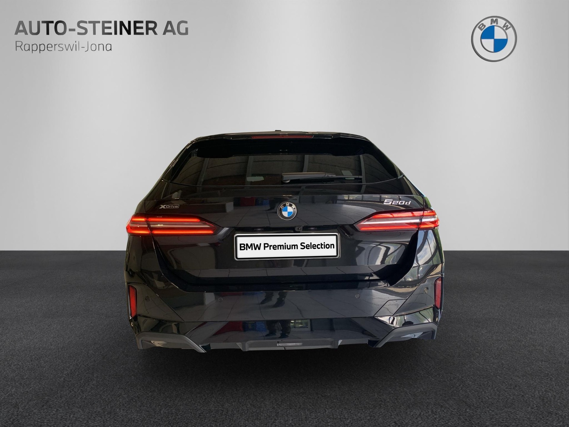 BMW 520d xDrive 48V Touring M Sport Steptronic-image-3
