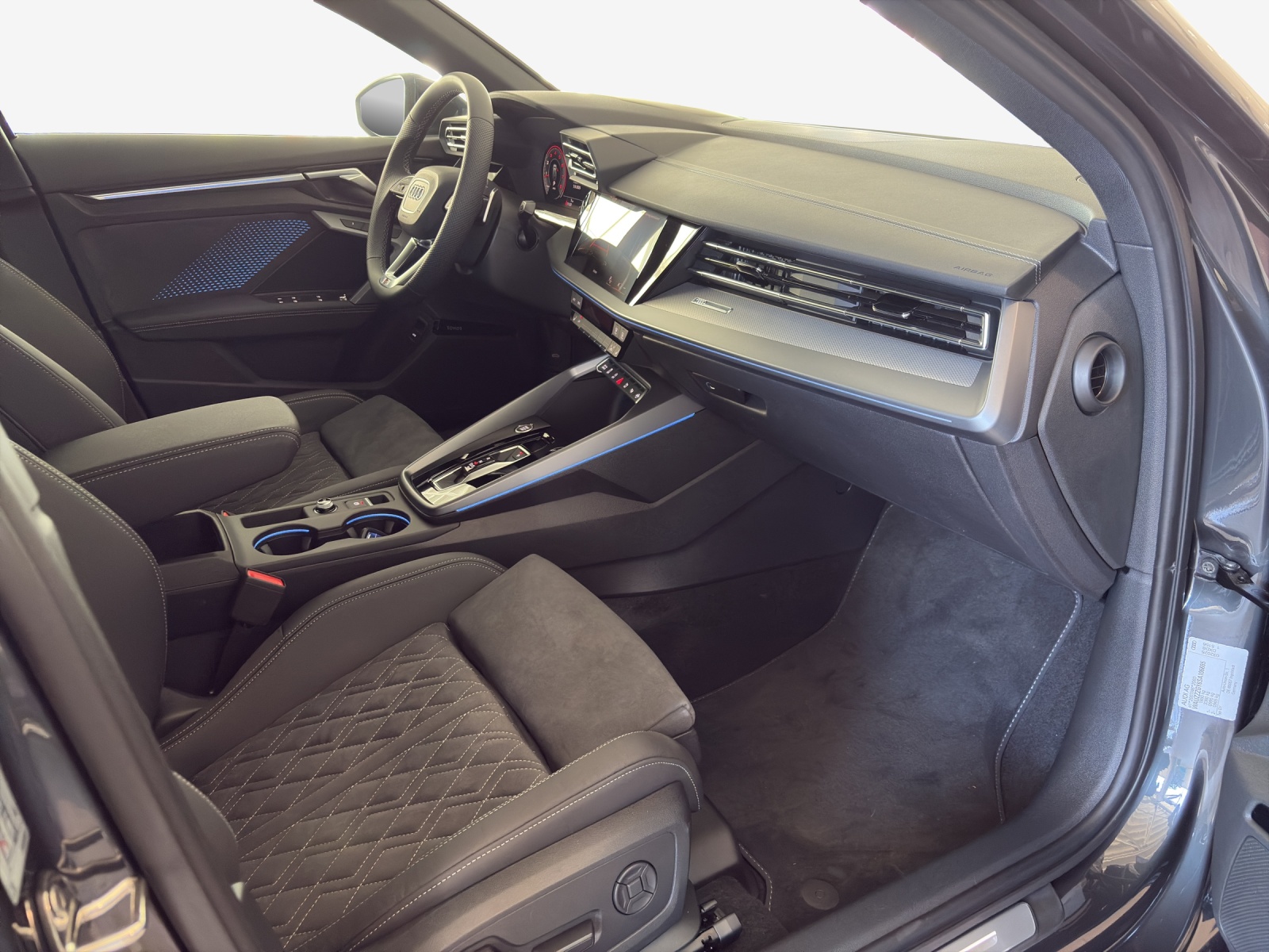 AUDI A3 allstreet 35 TFSI Attraction S-tronic-image-4