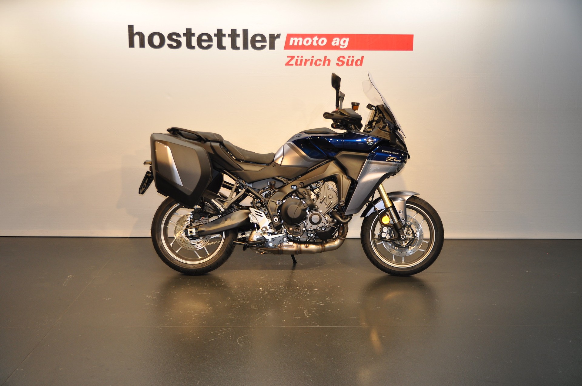 YAMAHA Tracer 9 GT+ Y-AMT (3)-showroom-element-3