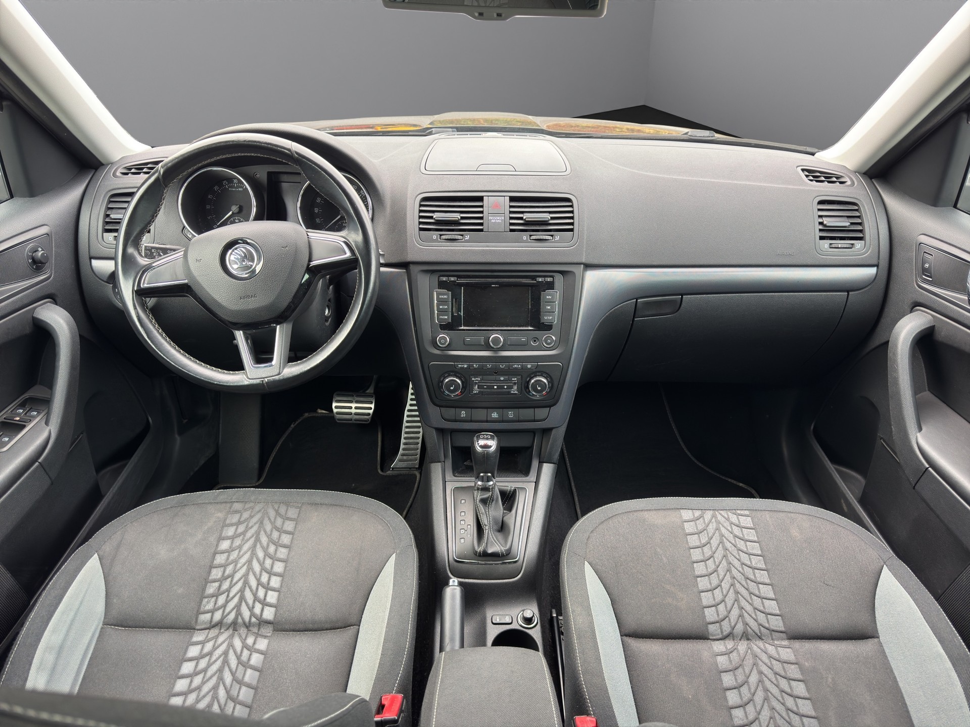 SKODA Yeti 2.0 TDI Outdoor Adventure 4x4 DSG-image-15