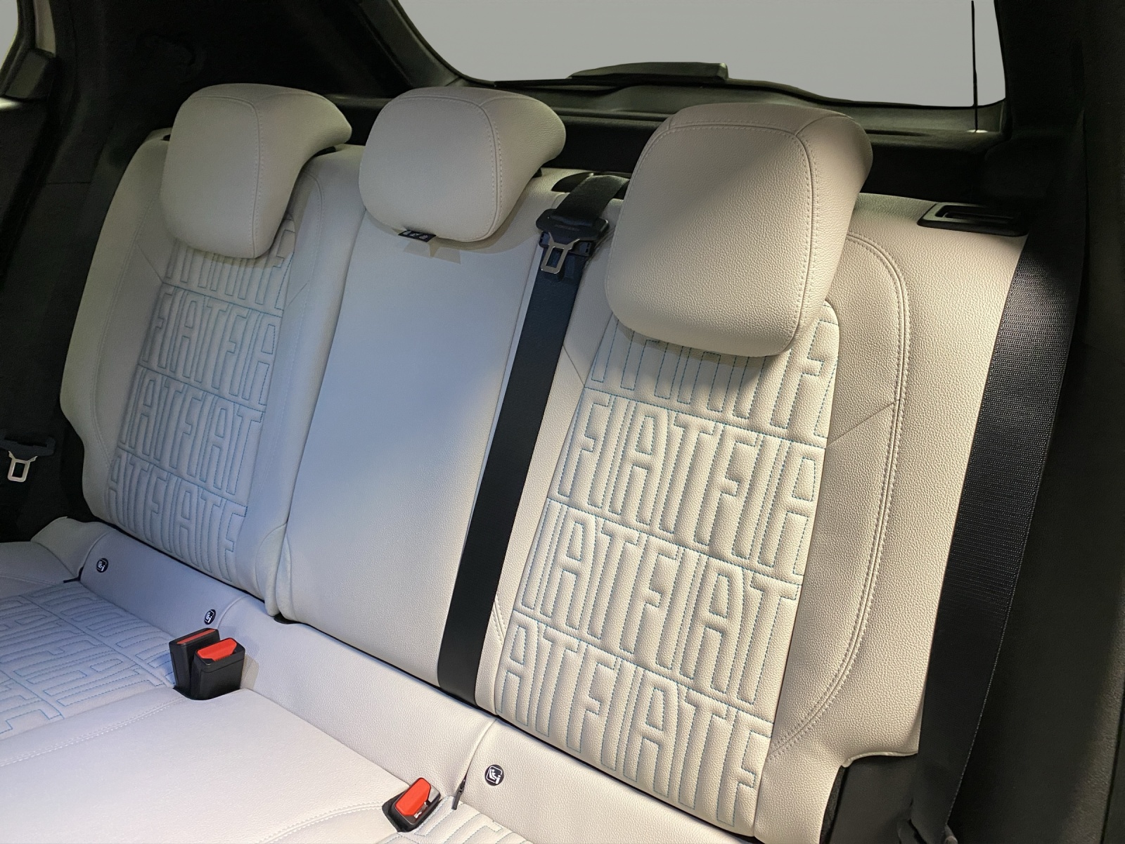 FIAT 600 1.2 Hybrid 110 La P-image-10