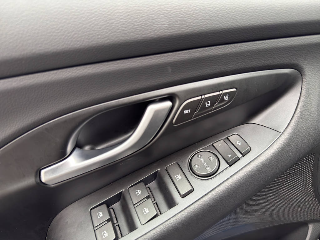 HYUNDAI i30 1.5 T-GDi N-Line Lux-image-12