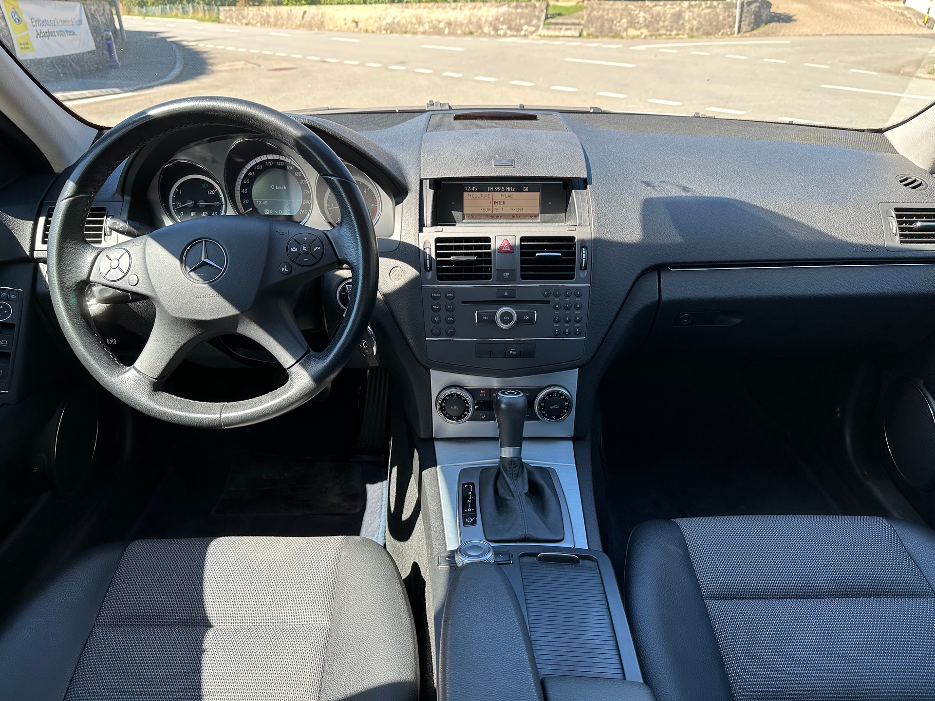 MERCEDES-BENZ C 220 CDI BlueEfficiency Automatic-image-8