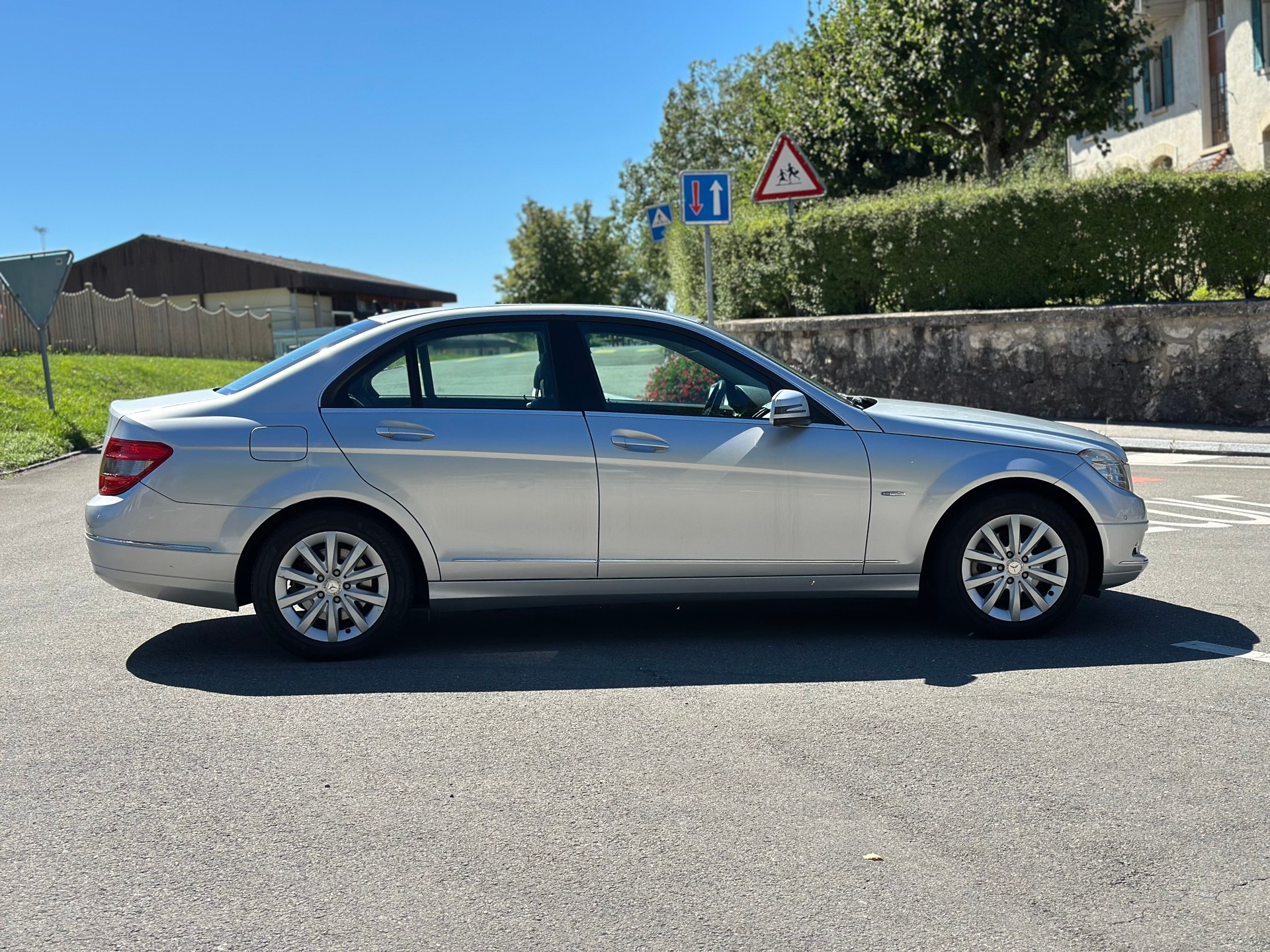 MERCEDES-BENZ C 220 CDI BlueEfficiency Automatic-image-6