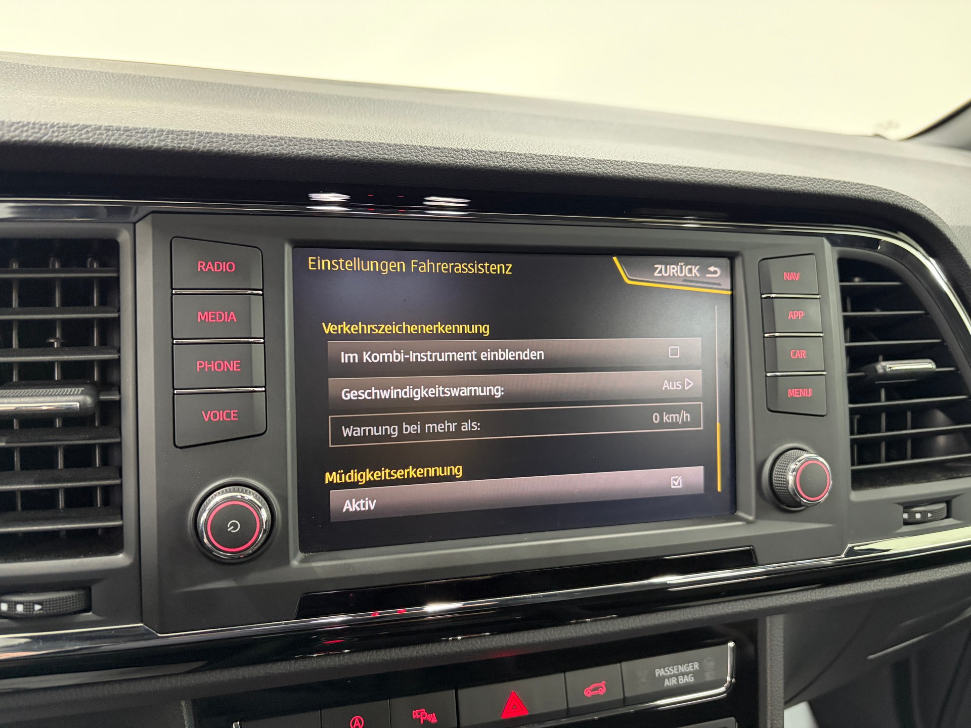SEAT Ateca 2.0 TSI FR 4Drive 190PS DSG / 360° Kamera / ACC / Spur-Blind-Lan Assistent /-image-16
