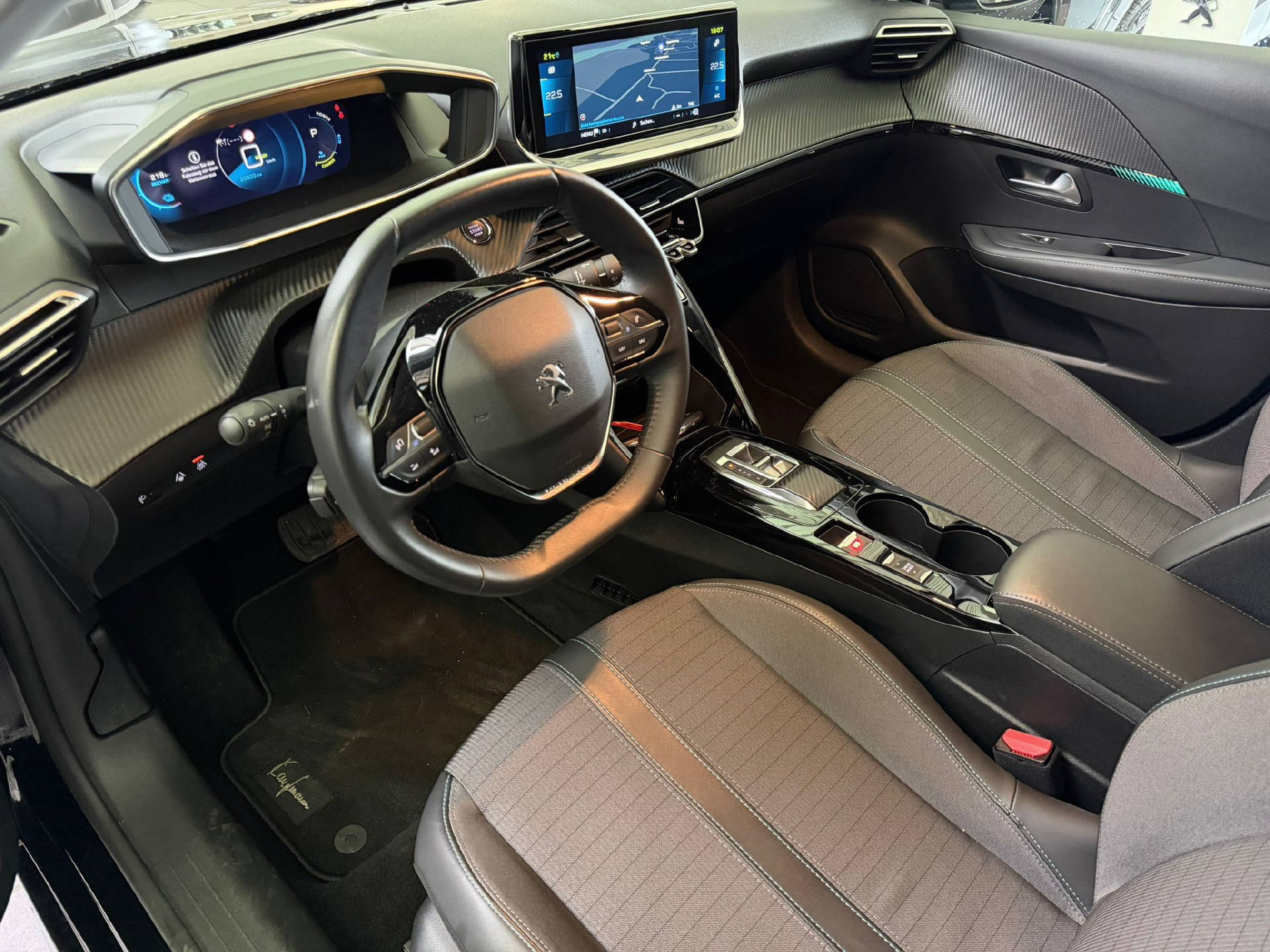 PEUGEOT 208 e-Allure Pack-image-5