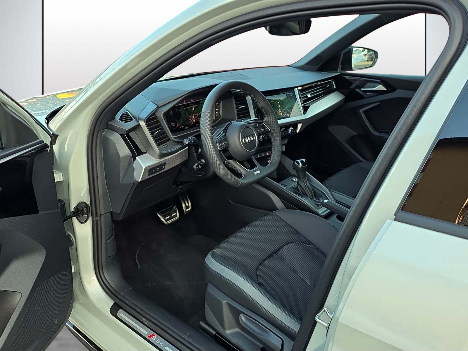 AUDI A1 Sportback 30 TFSI S Line Attraction S-tronic-image-5